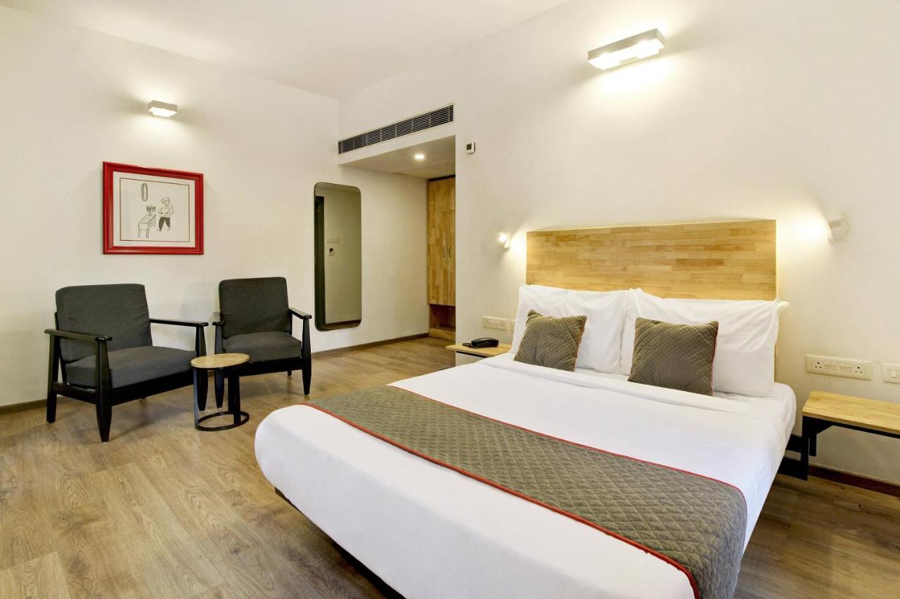 Oyo Townhouse 9 Hitech Hotel
