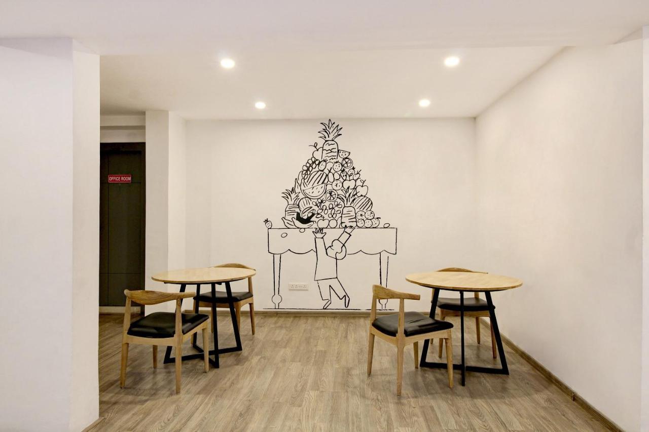 Oyo Townhouse 9 Hitech Hotel