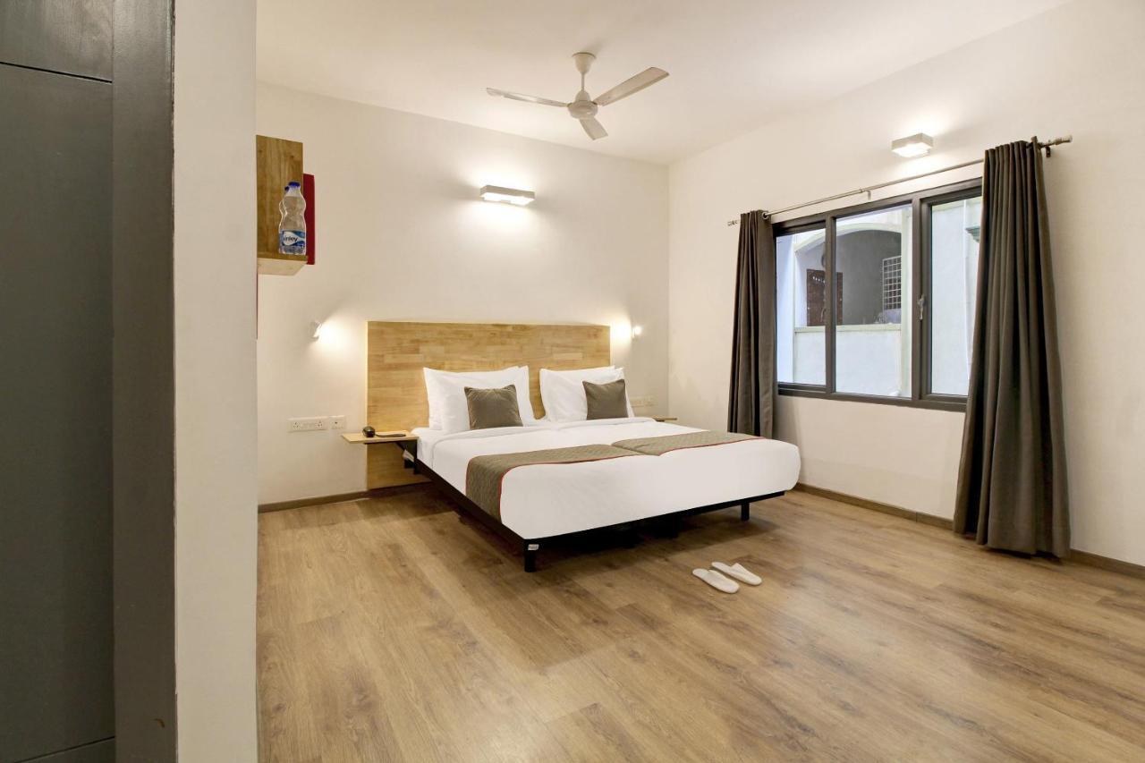 Oyo Townhouse 9 Hitech Hotel 3*
