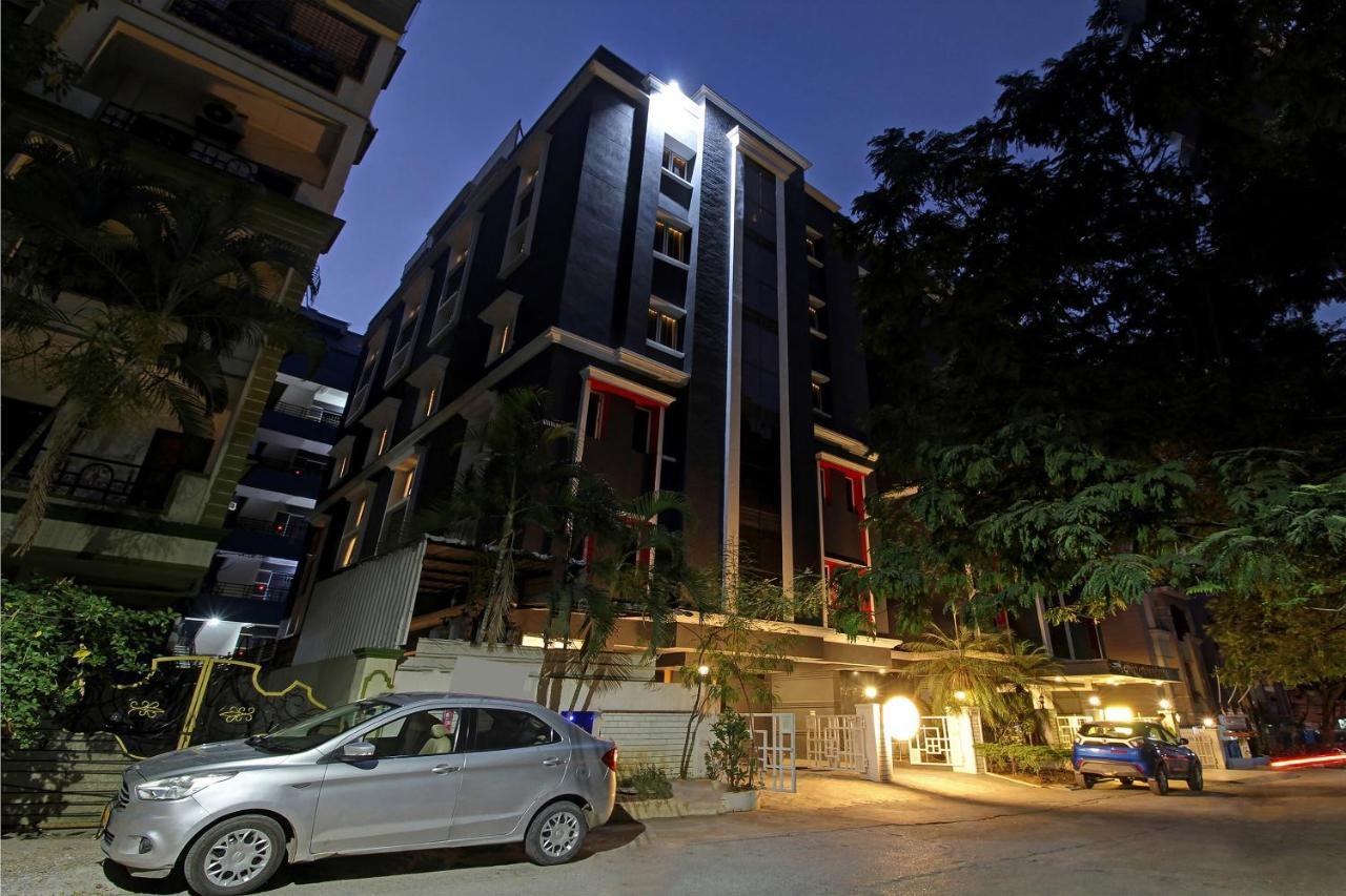 Oyo Townhouse 9 Hitech Hotel