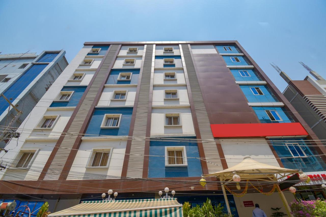 Hotel Raintr33 Hyderabad