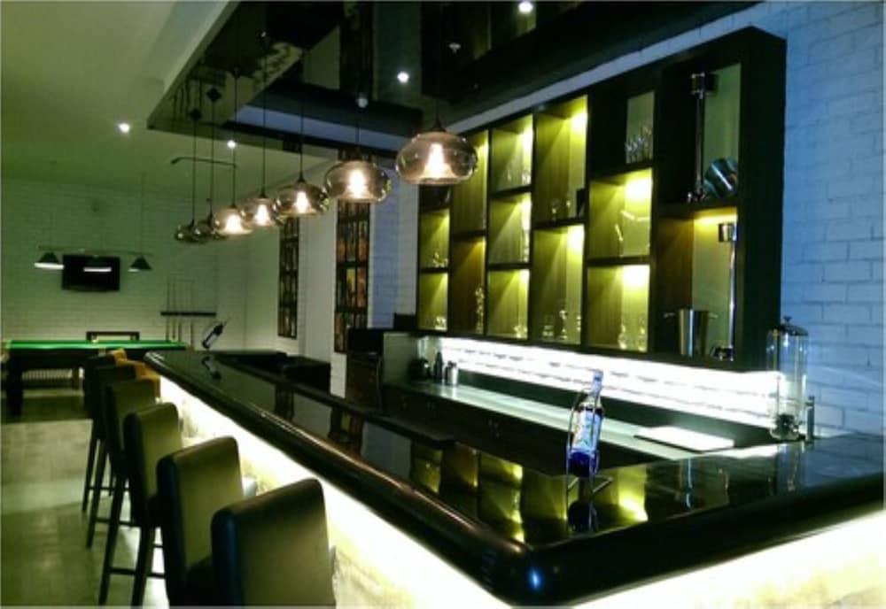 Hotel Lemon Tree Hotel, Gachibowli, Hyderabad