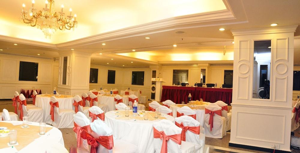 The Central Court Hotel Hyderabad