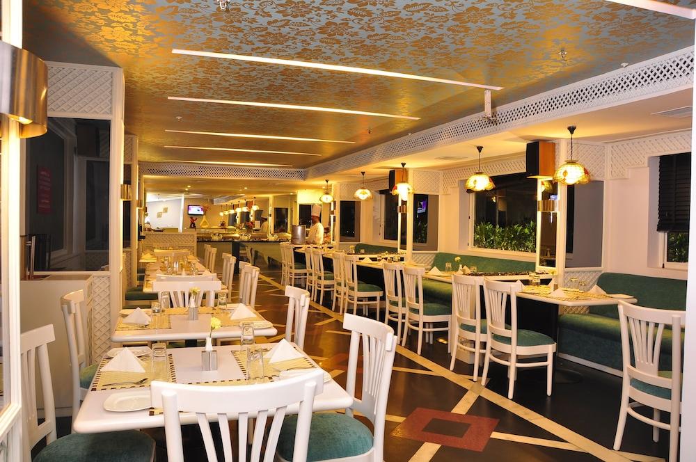 Hotel The Central Court Hyderabad