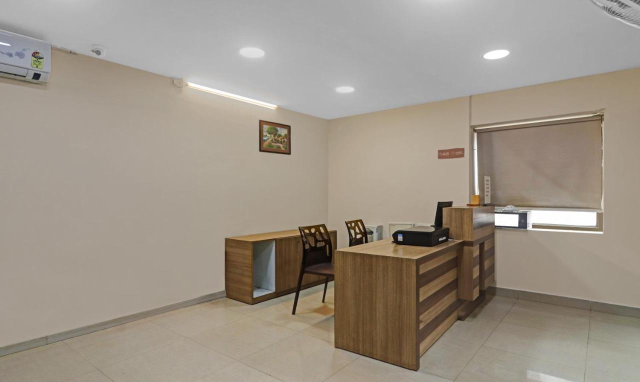 Hotel Treebo Pride Botanica 3*