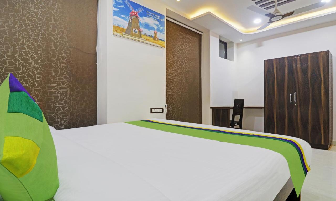 Itsy J A Royal Manikonda Hotel Hyderabad