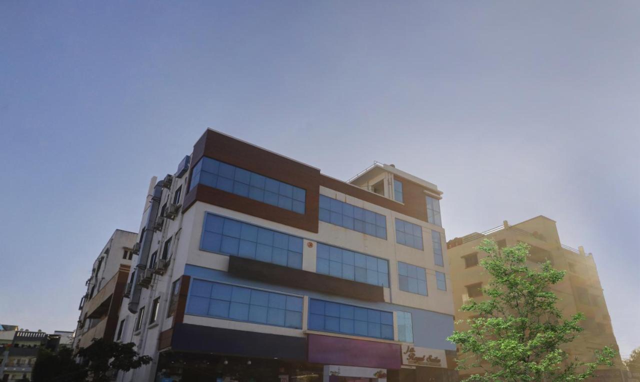 Itsy J A Royal Manikonda Hotel 3*