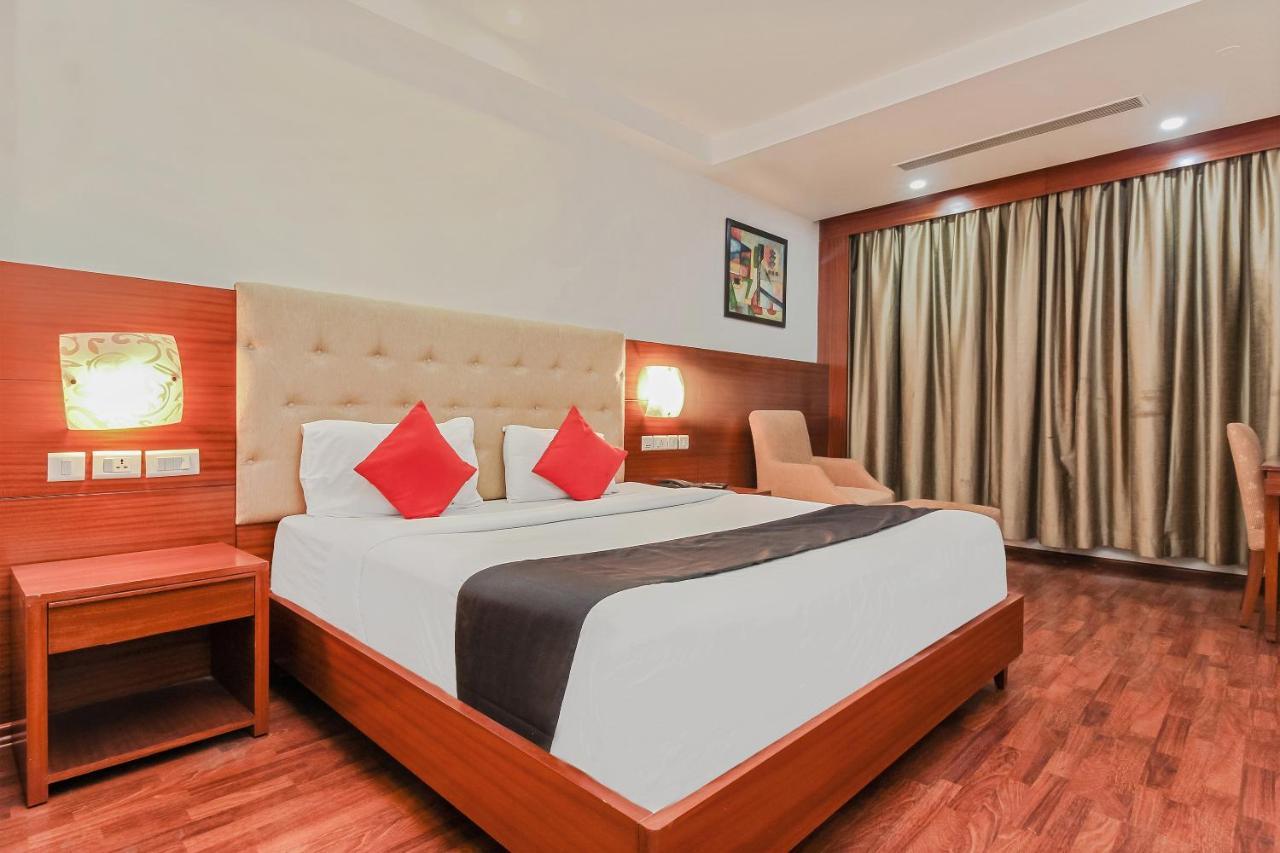 Capital O 35958 Lake View Hotel