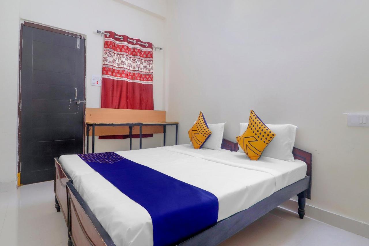 Spot On 76837 Rk Hotel Hyderabad