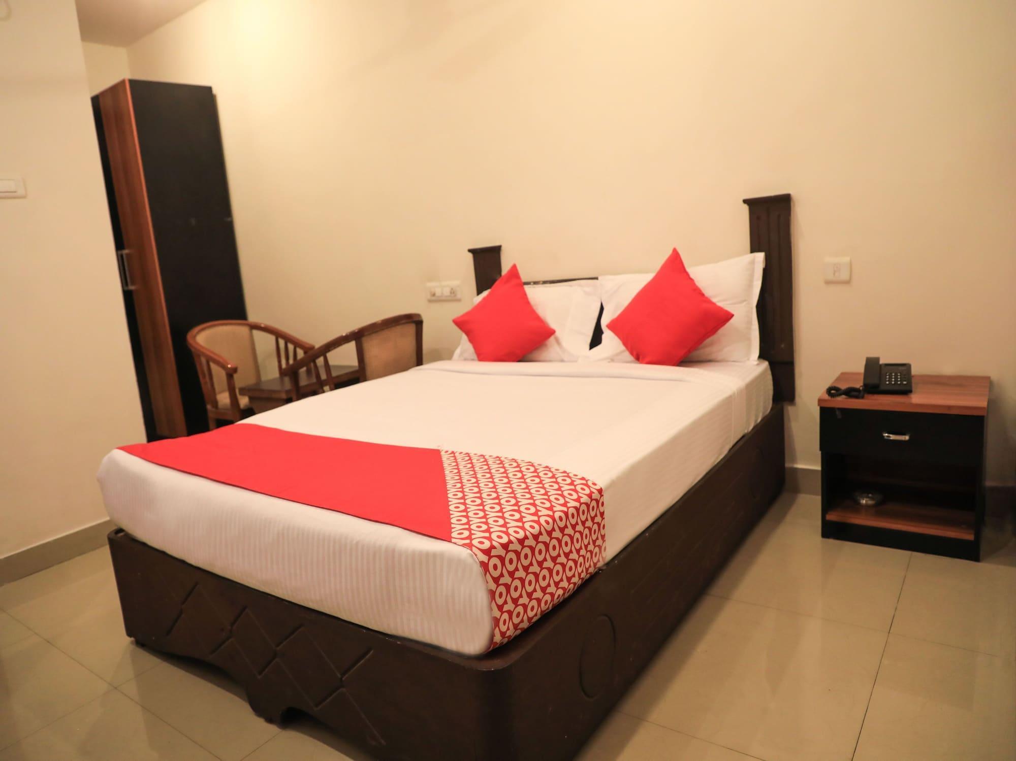 Hotel Oyo Flagship 11310 Sri Tulasi Residency Near Birla Mandir Hyderabad