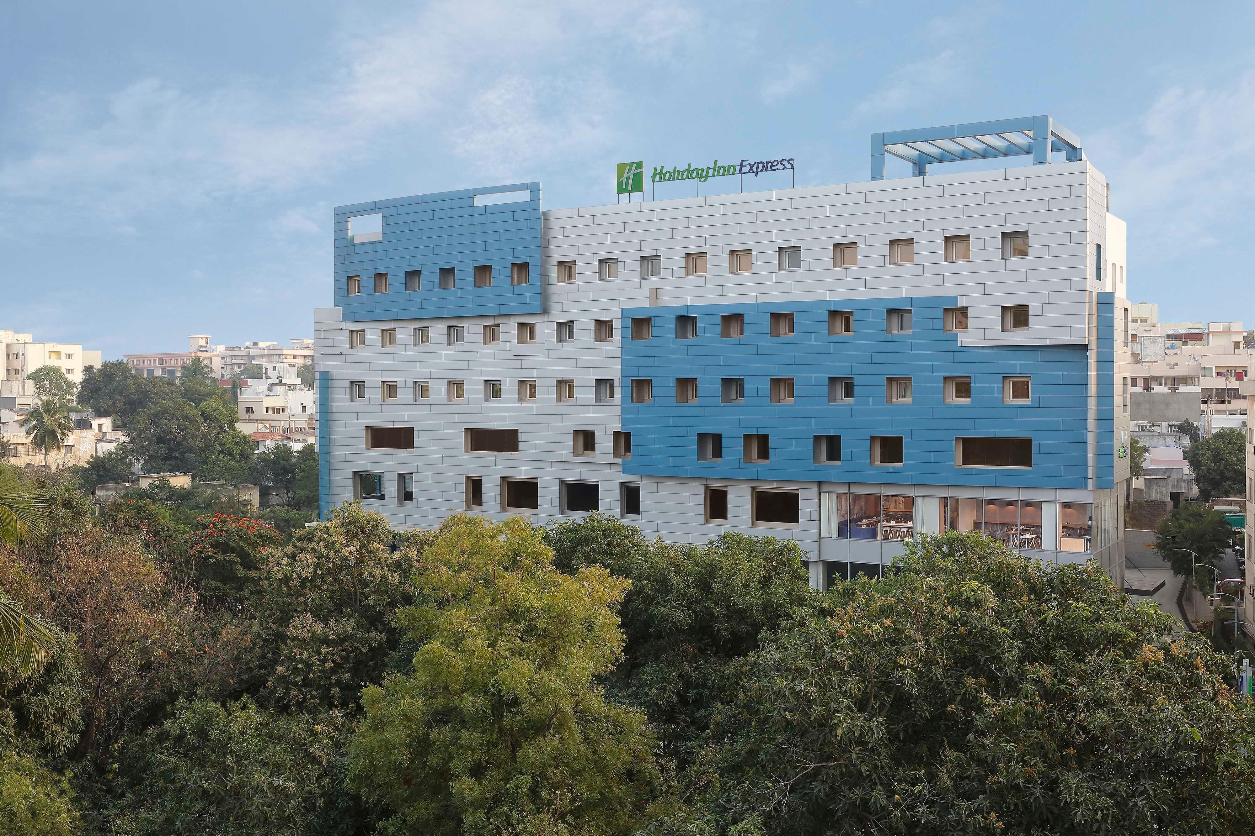 Express Banjara Hills By Ihg Hotel 4*