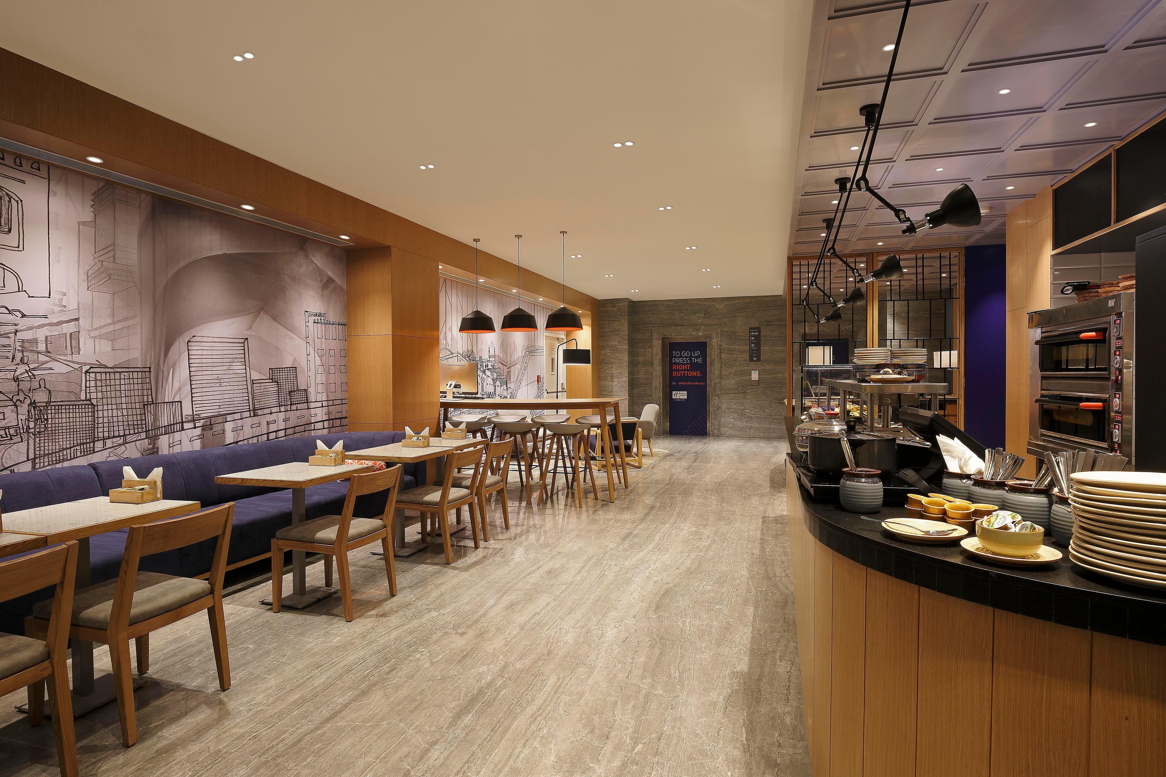 Hotel Express Banjara Hills By Ihg 4*