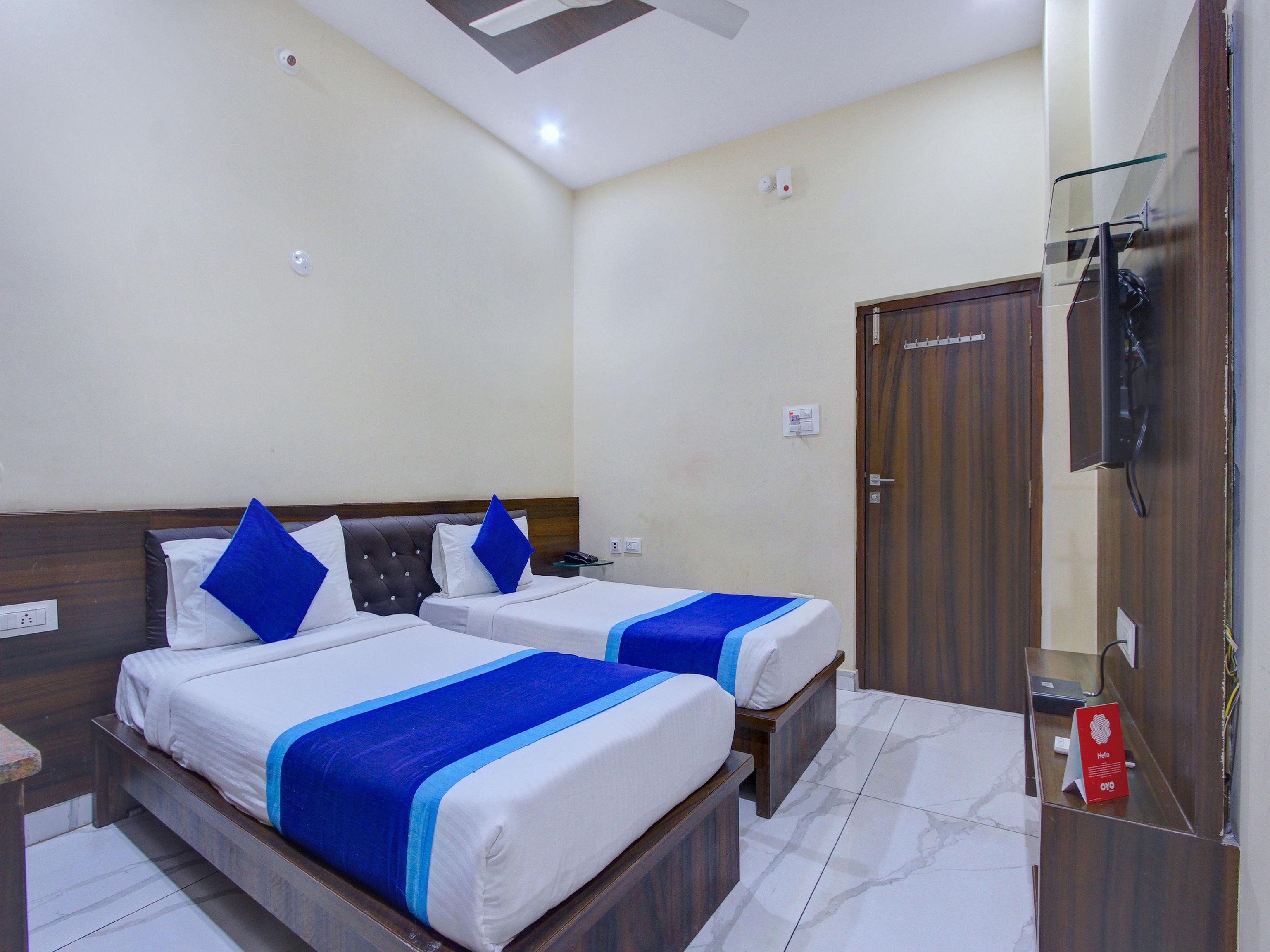 Royal Plaza Hotel 3*