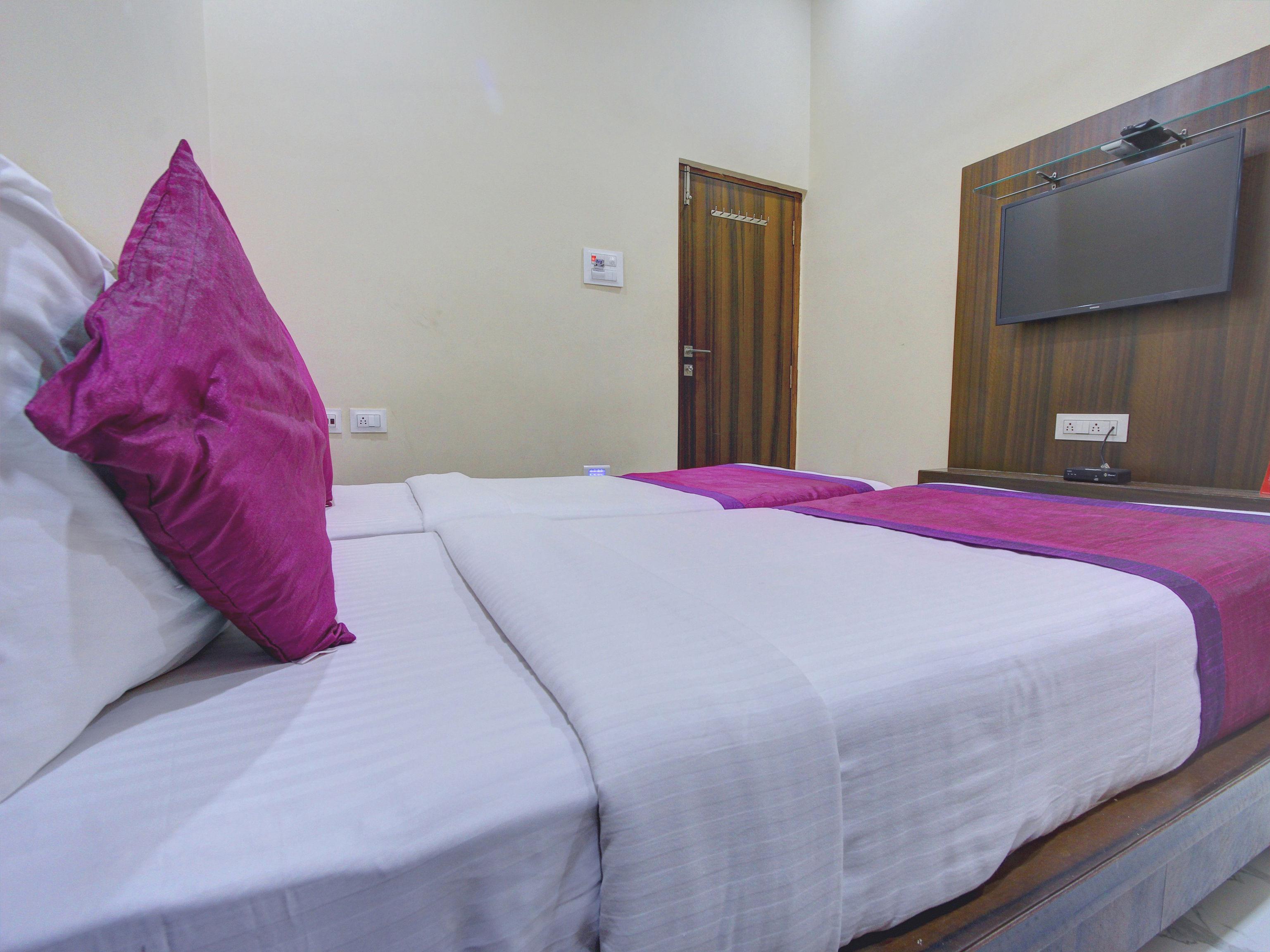 Hotel Royal Plaza 3*