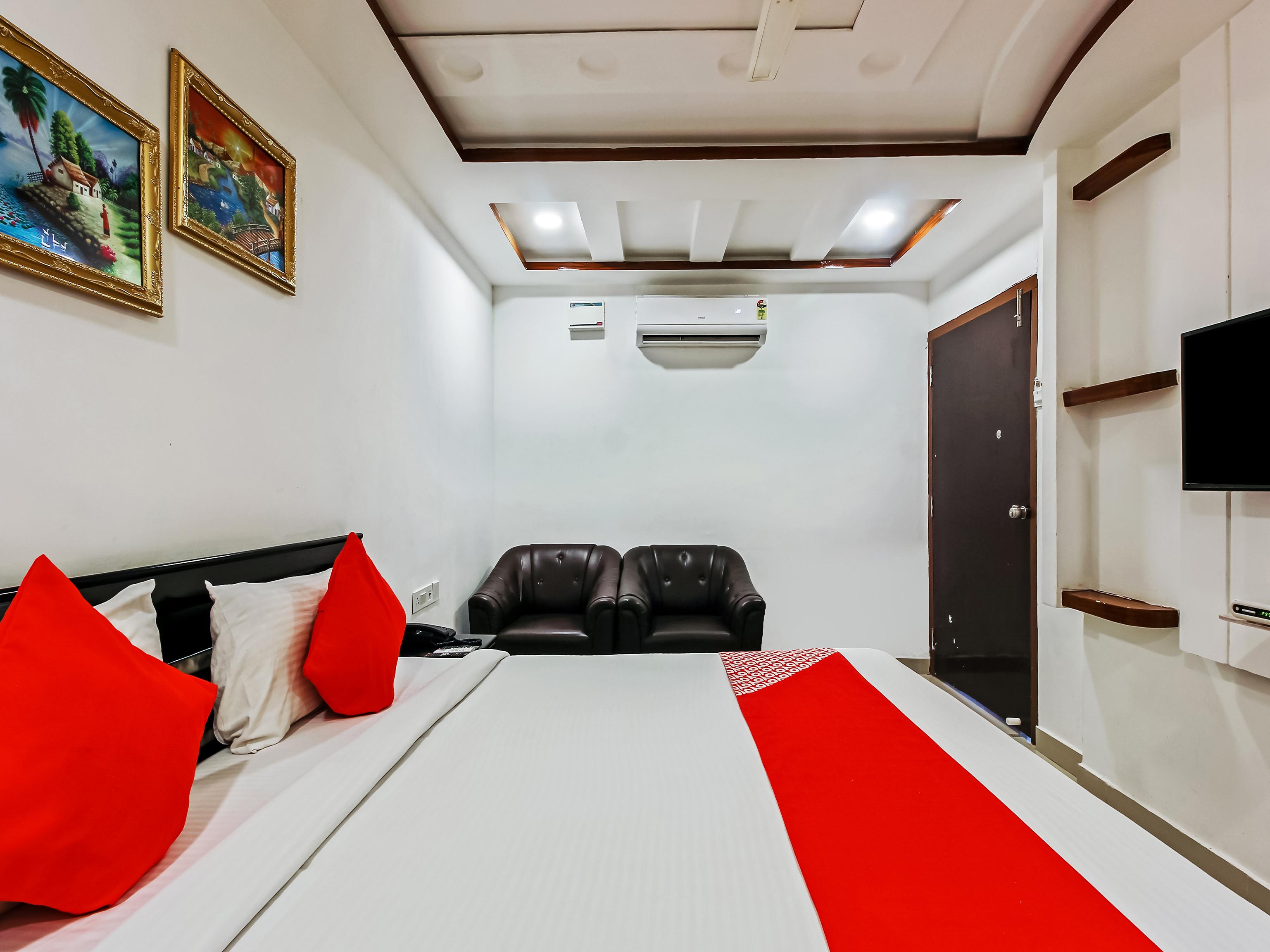Oyo 13062 Kamala Residency-inn