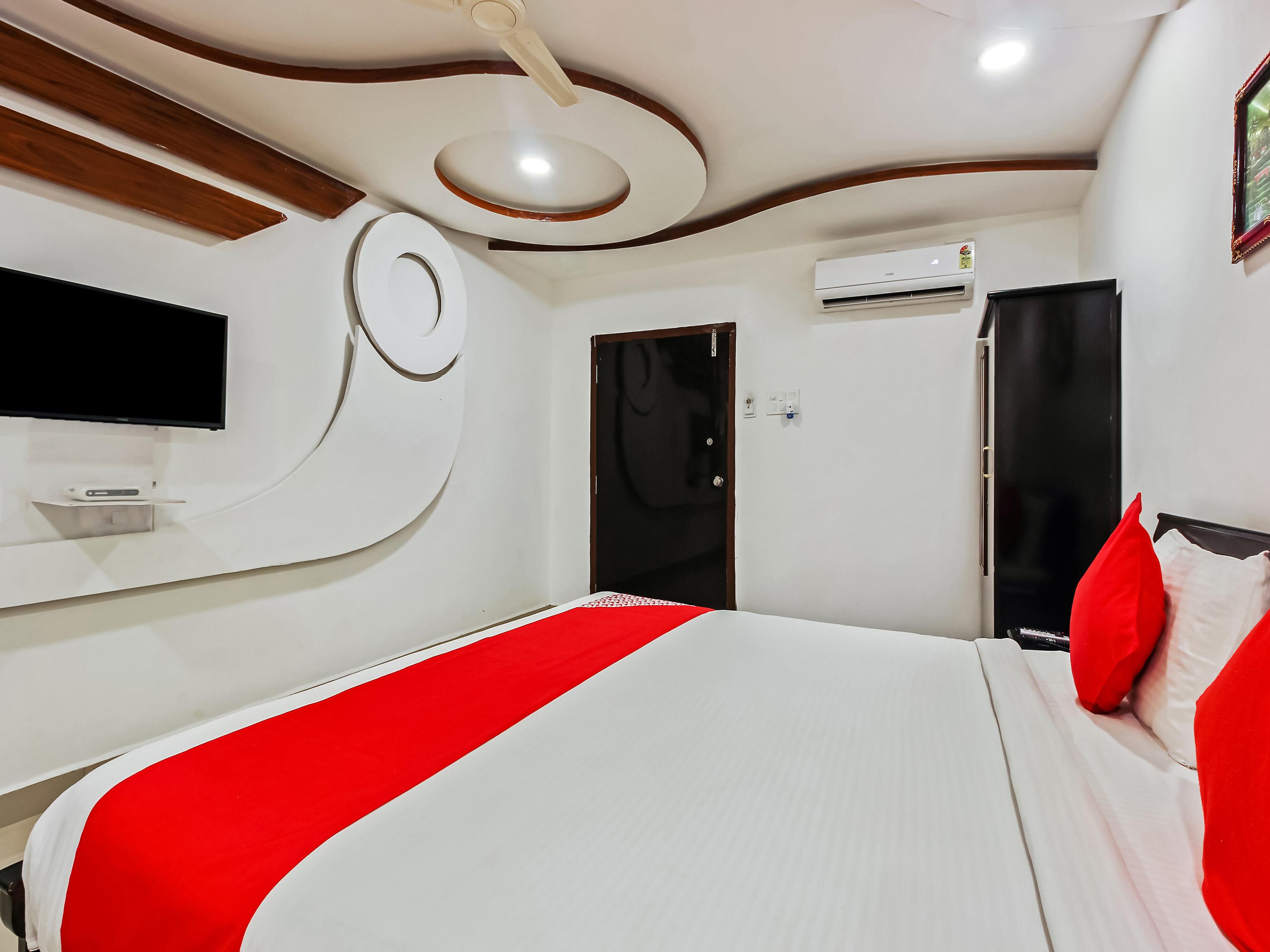Hotel Oyo 13062 Kamala Residency-inn Hyderabad
