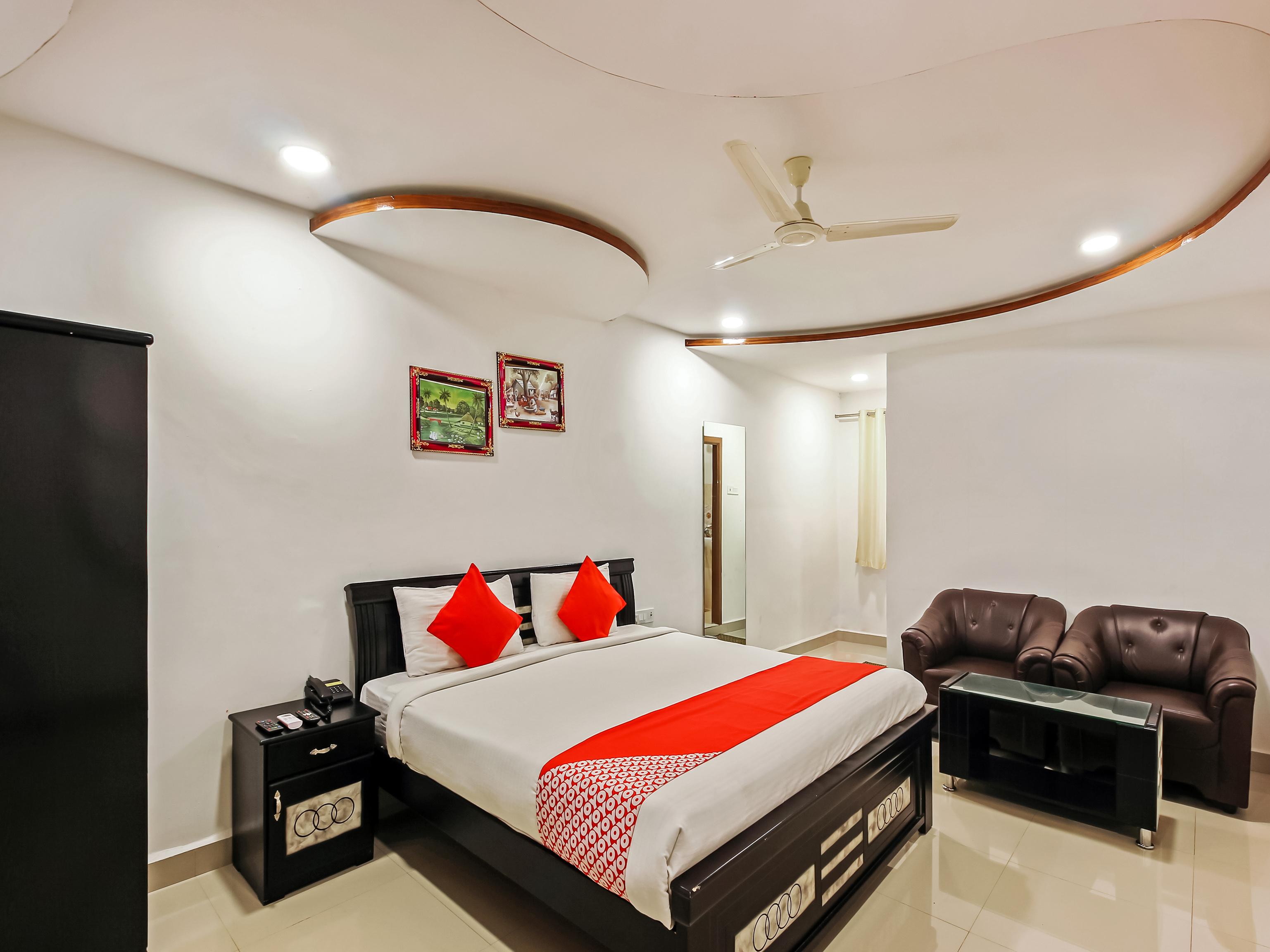 Hotel Oyo 13062 Kamala Residency-inn Hyderabad