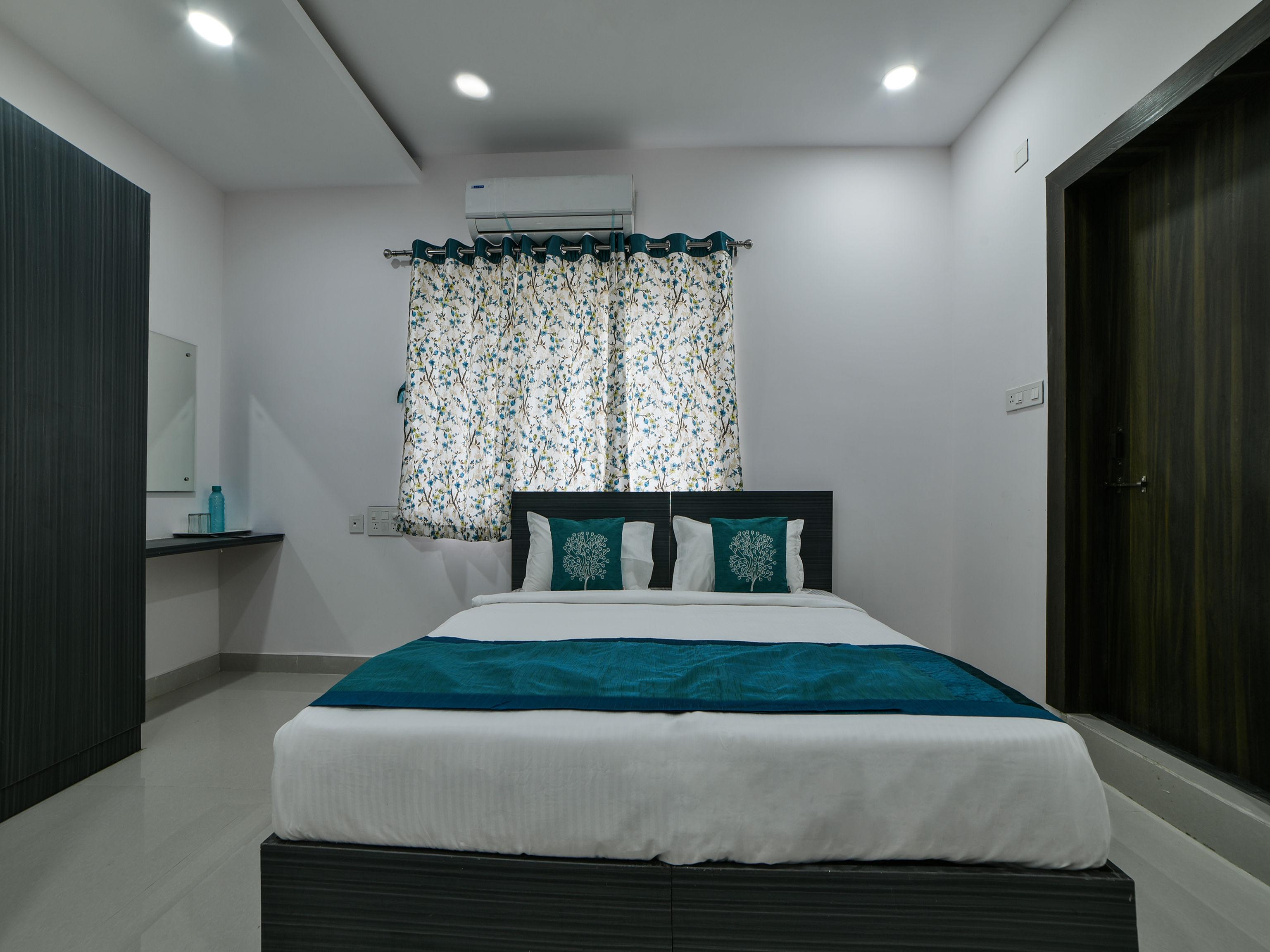 Oyo 16432 Sri Rama 3*