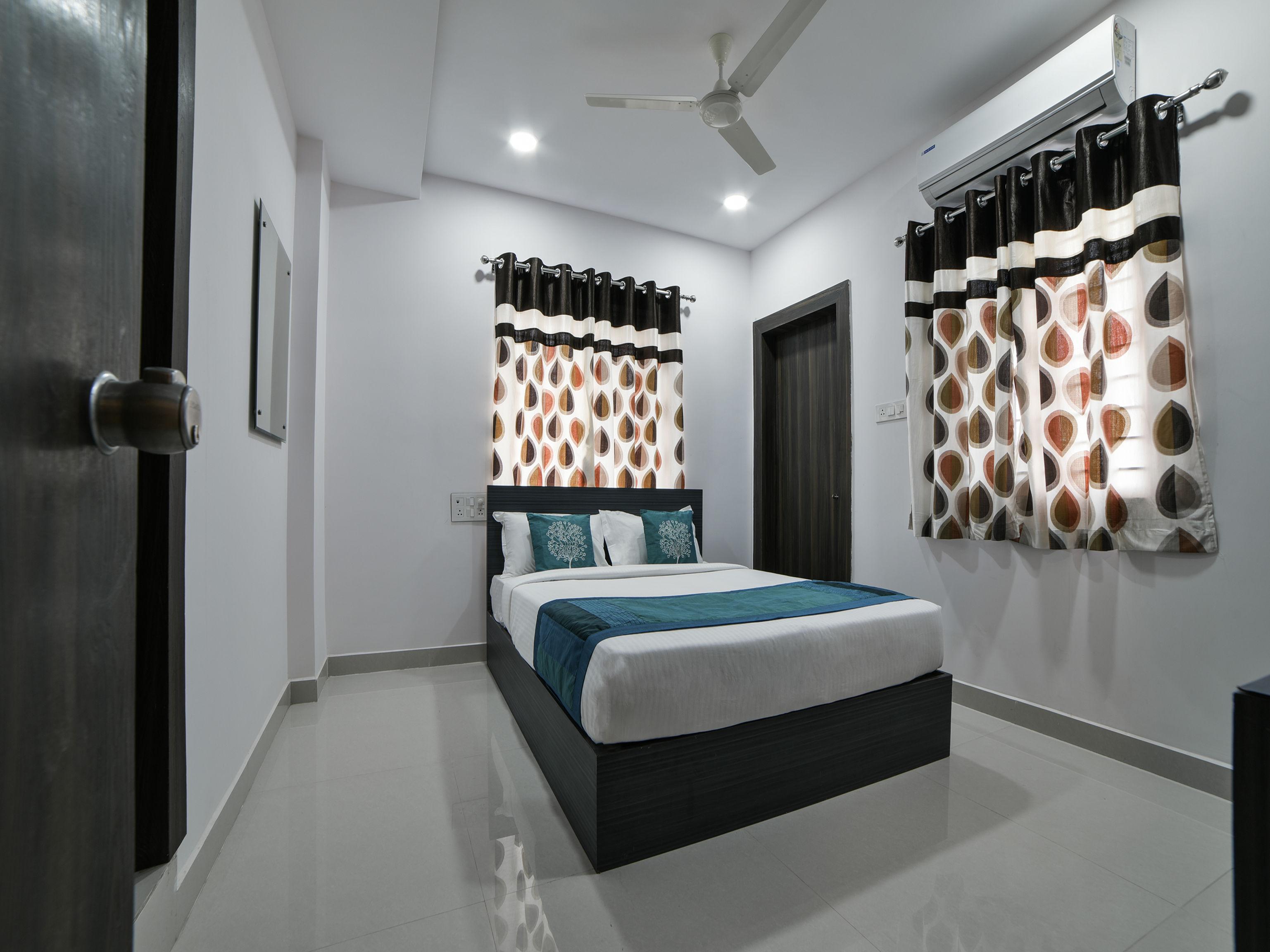 Hotel Oyo 16432 Sri Rama