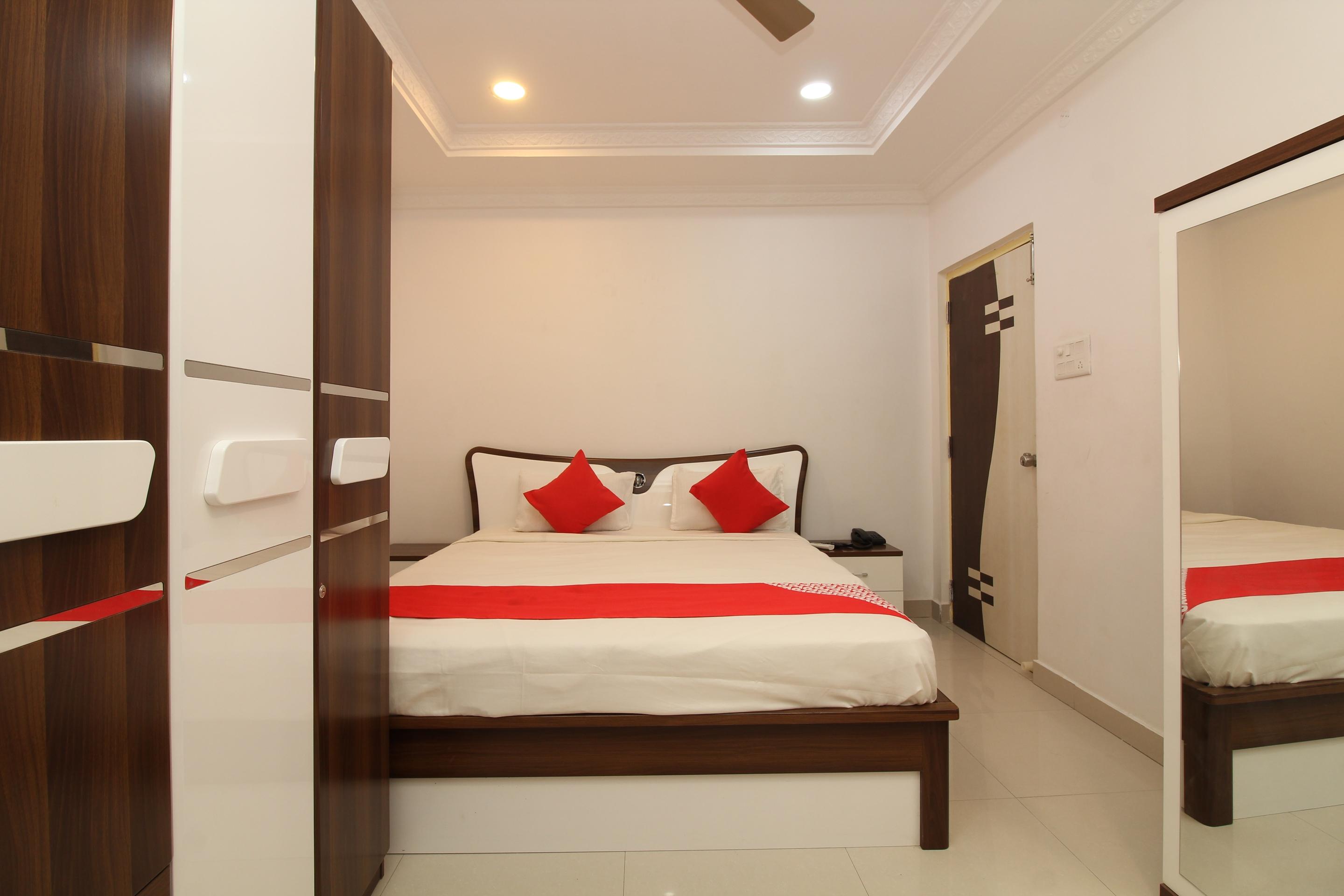 Hotel Oyo 37499 Saba Service 2*