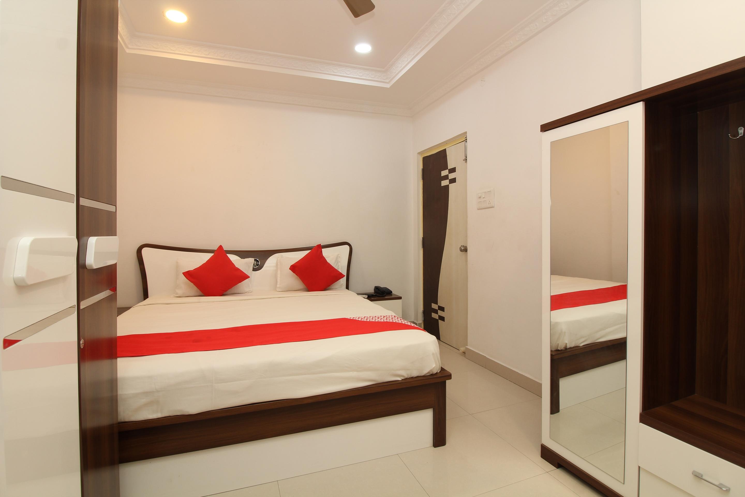 Hotel Oyo 37499 Saba Service 2*