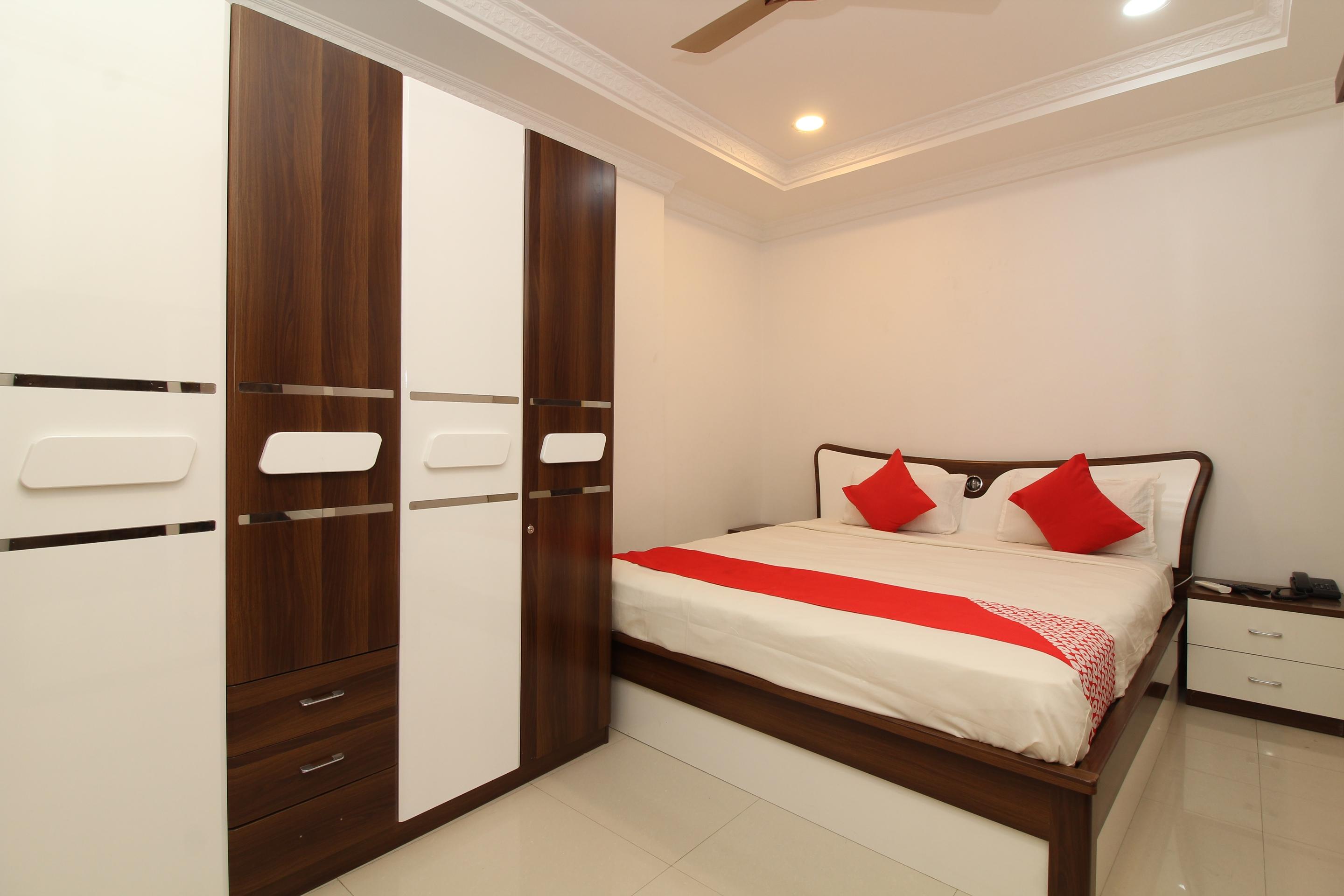 Oyo 37499 Saba Service Hyderabad