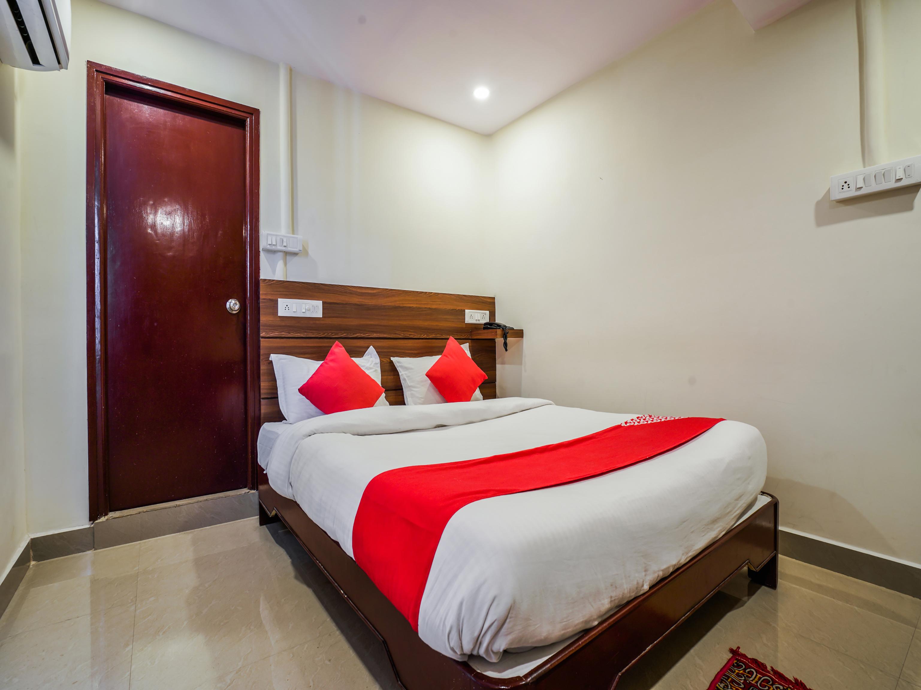 Oyo 588 Kmr Hospitality Services Hotel Hyderabad