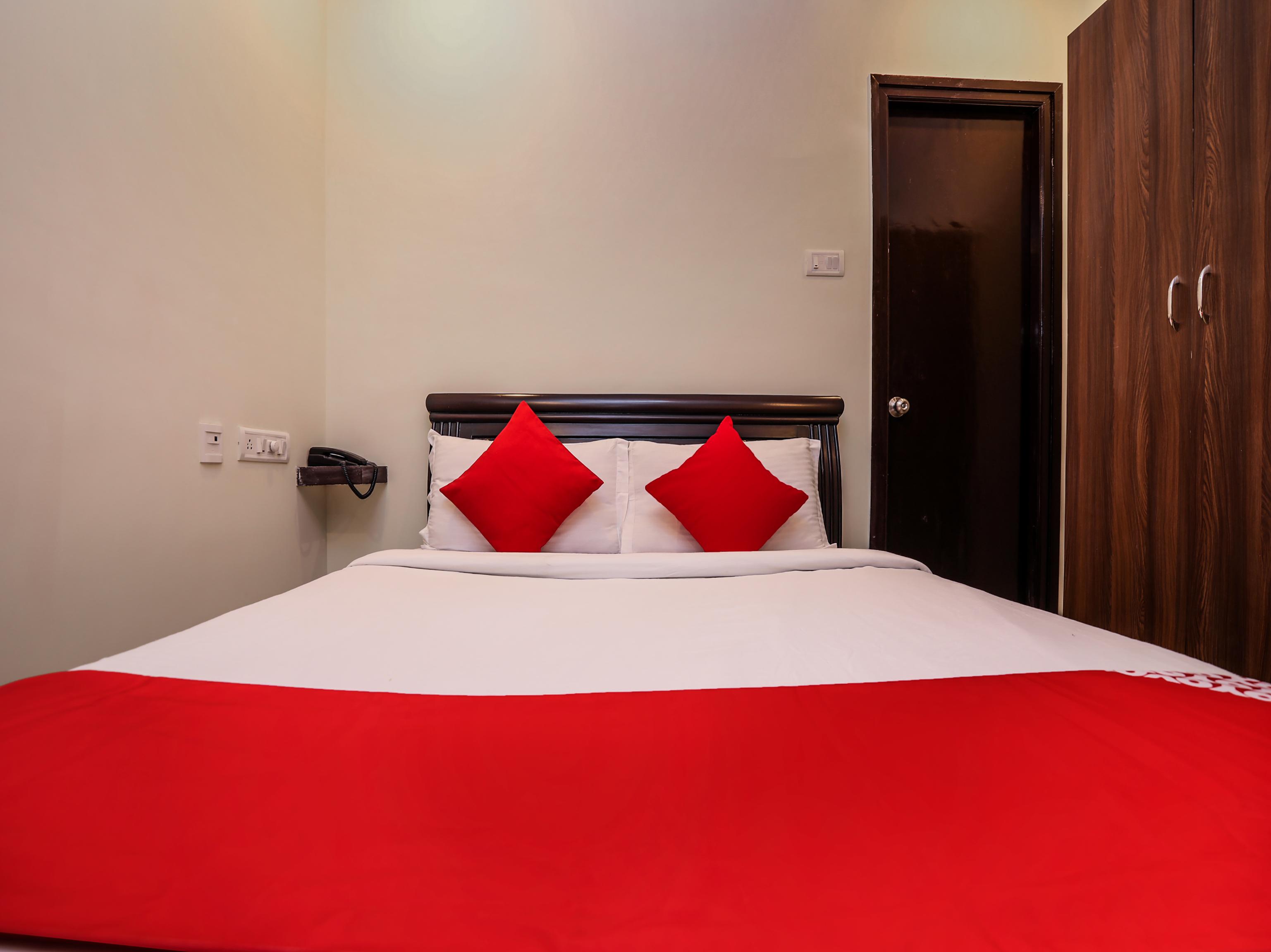 Oyo 588 Kmr Hospitality Services Hotel Hyderabad