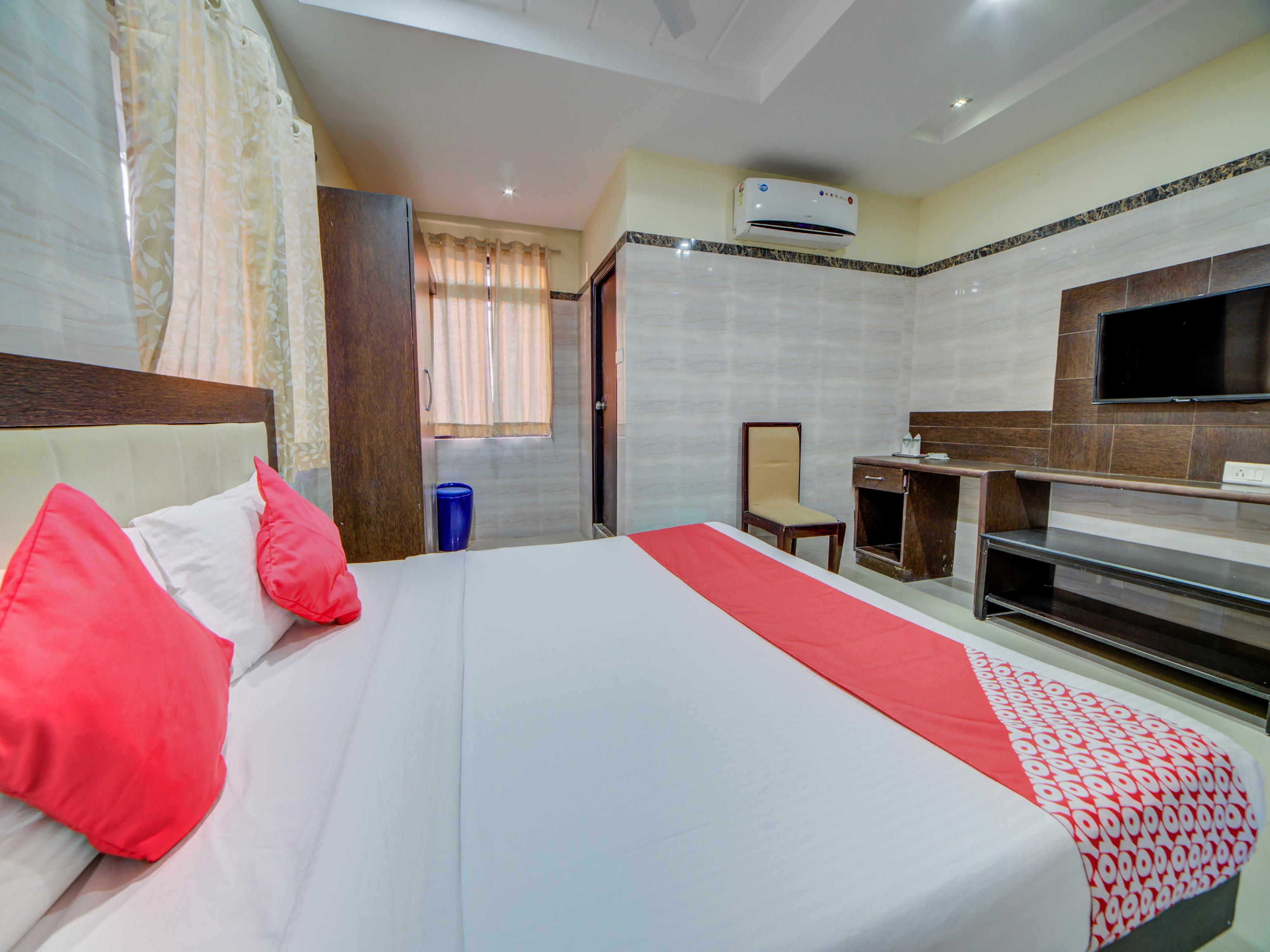 Oyo Flagship 24397 9 Star Hotel Hyderabad