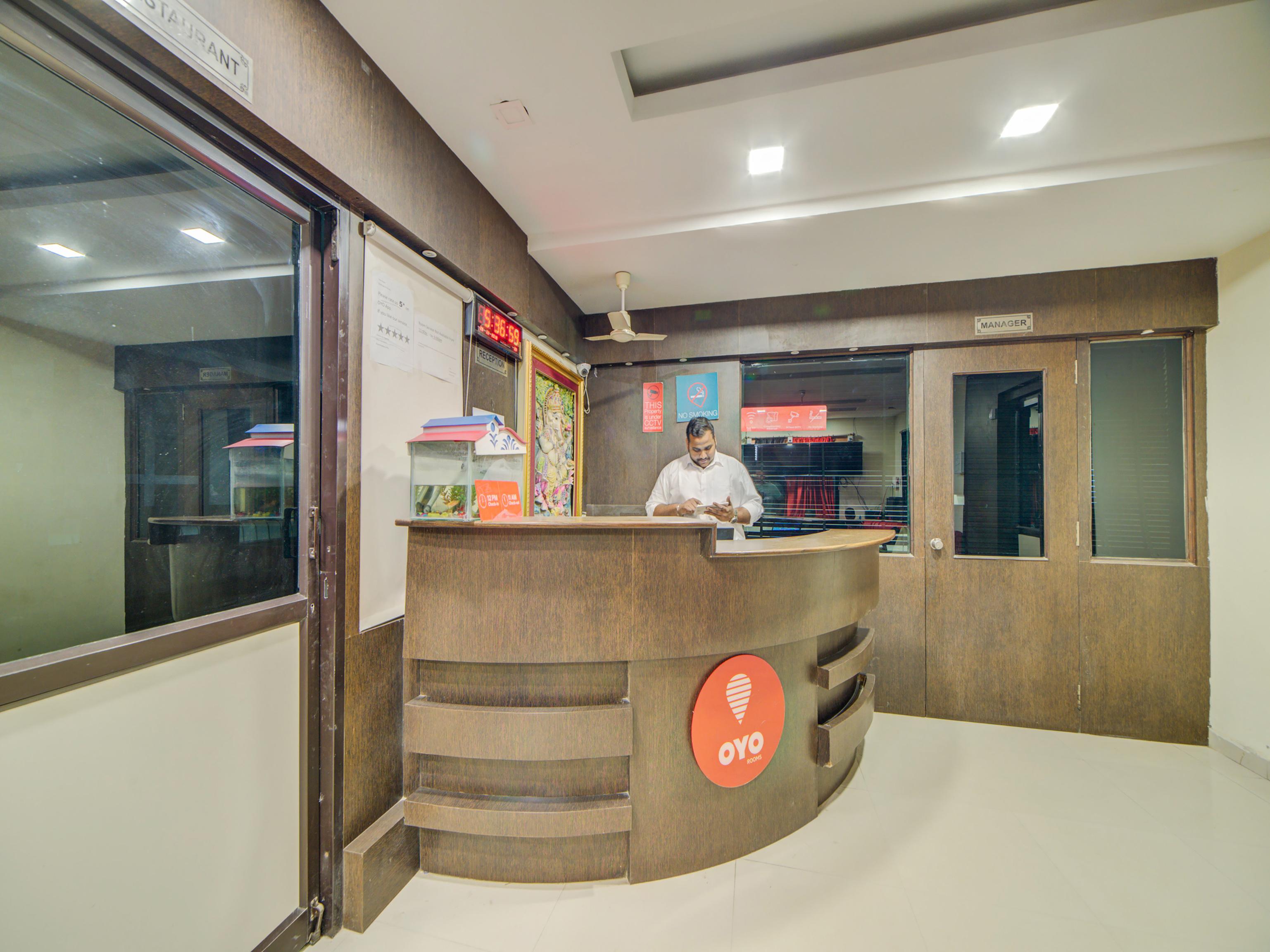 Oyo Flagship 24397 9 Star Hotel