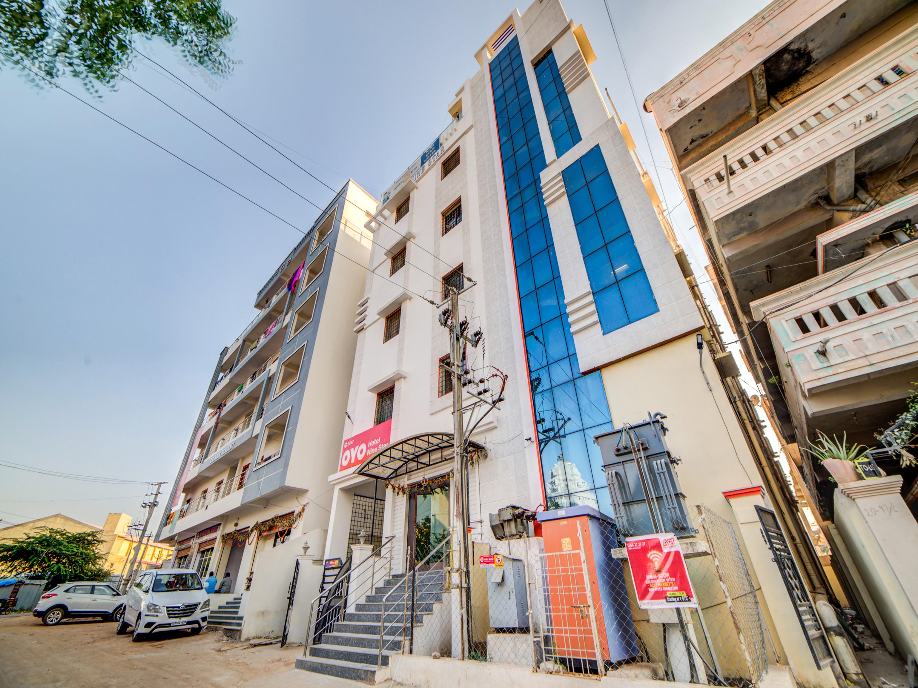 Oyo Flagship 24397 9 Star Hotel