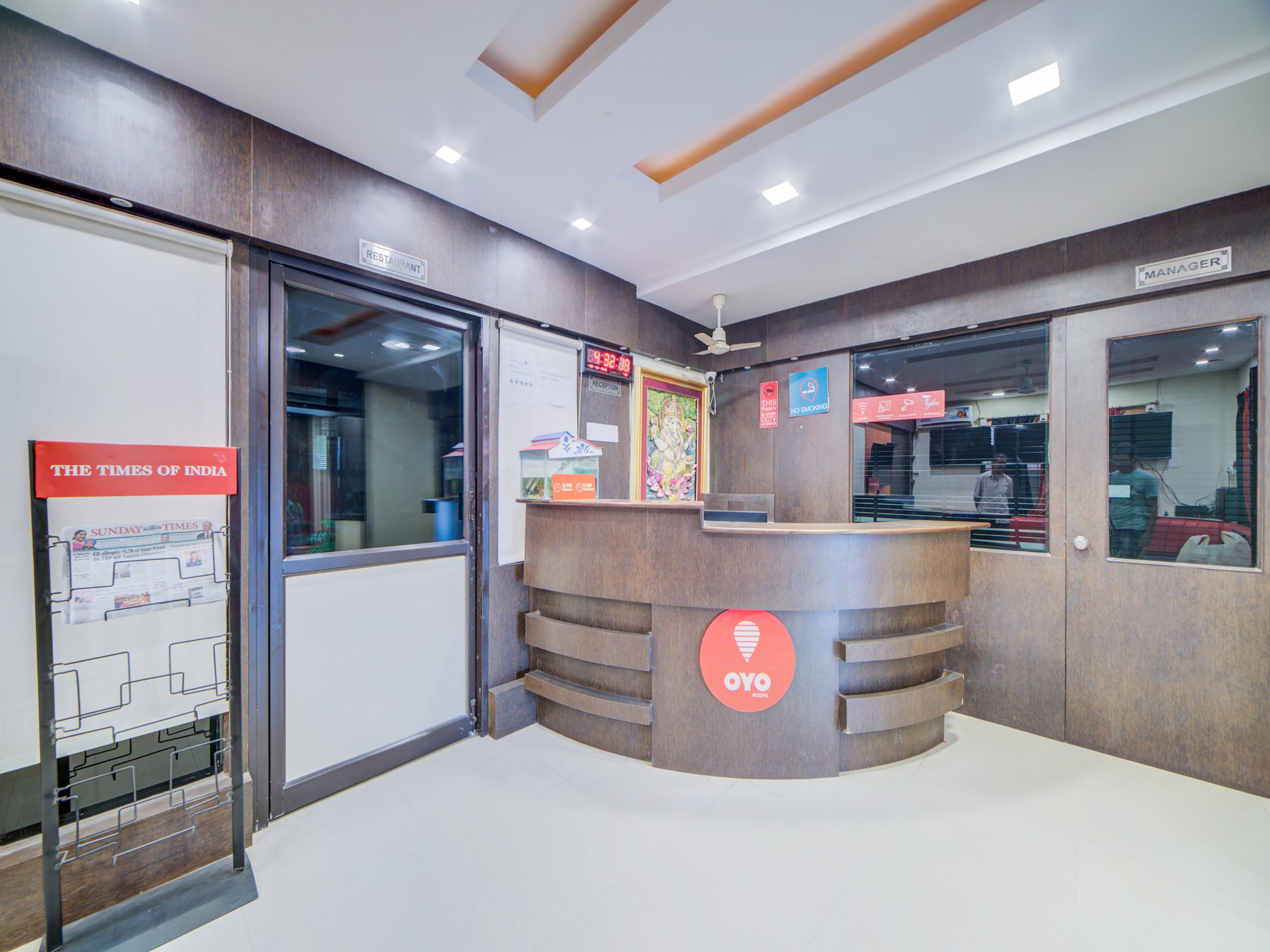 Oyo Flagship 24397 9 Star Hotel 3*