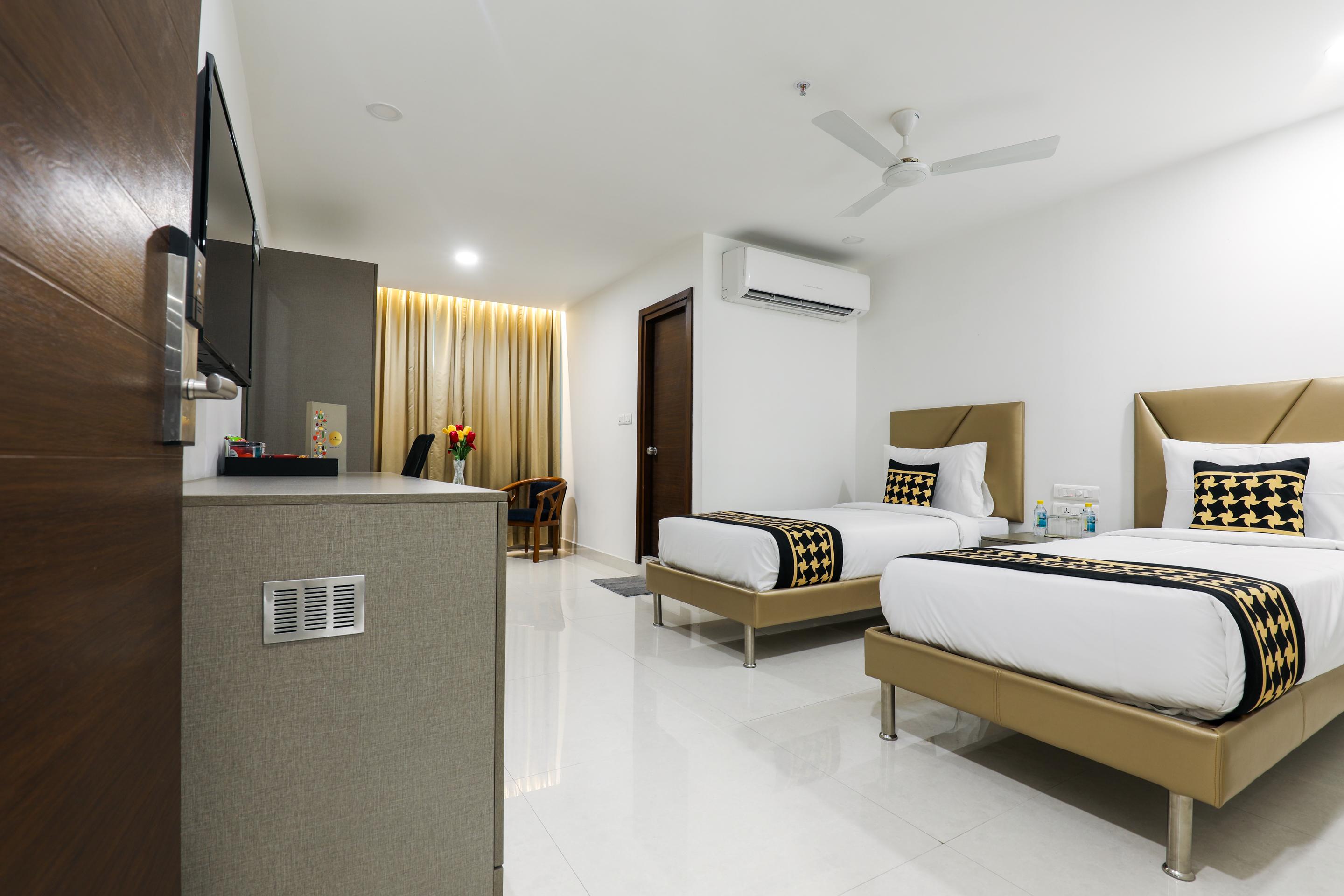 Collection O 30002 Bhel Hotel