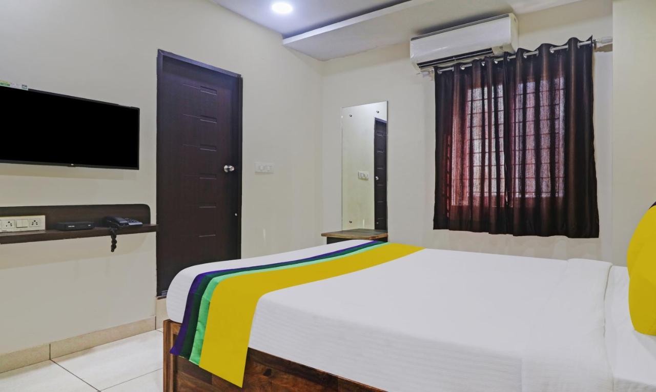 Hotel Super Collection O Kondapur Hyderabad Formerly Dunes Inn