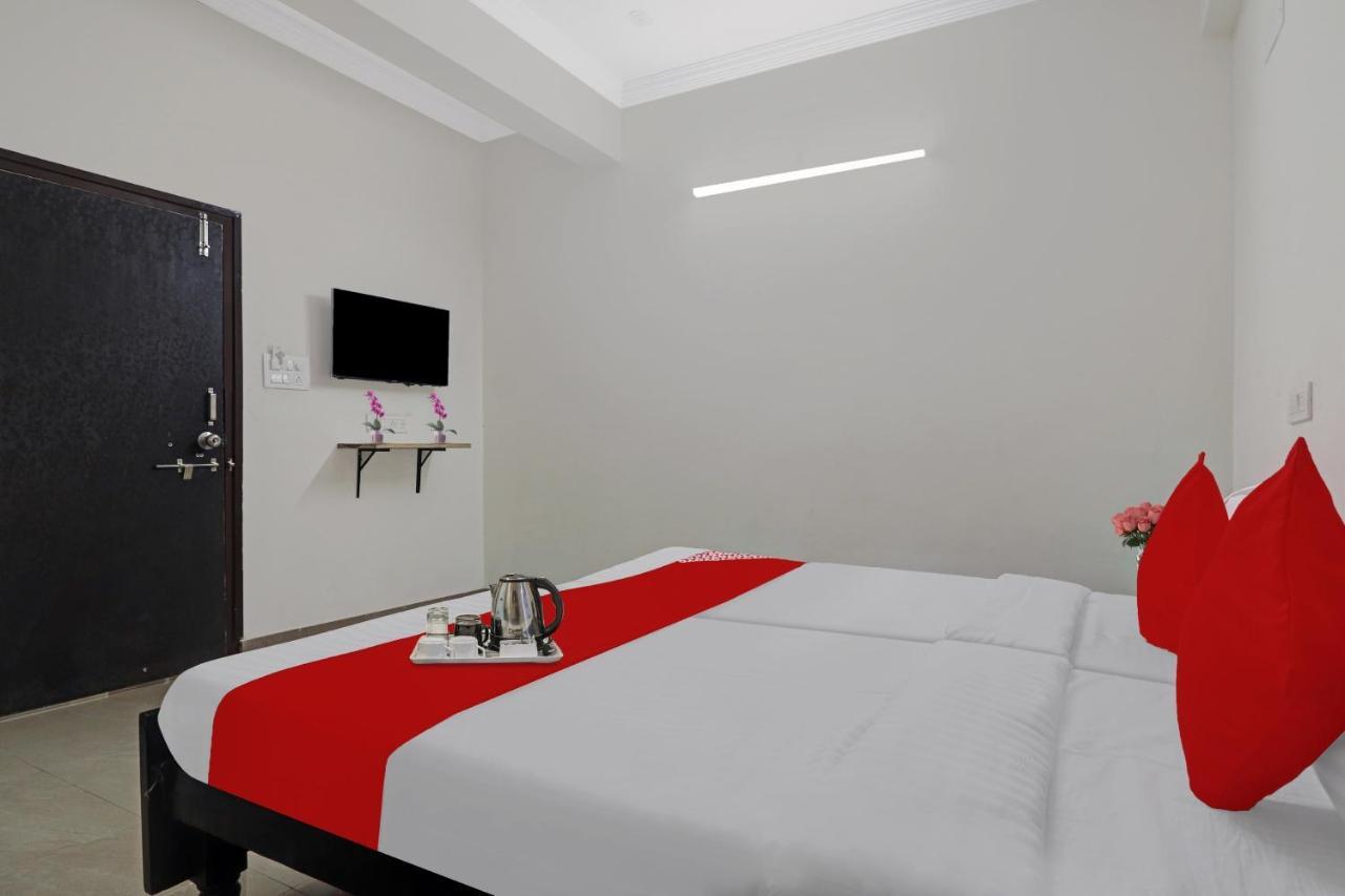 Oyo Vijay Laxmi Residency Near Erragadda Metro Station 3*