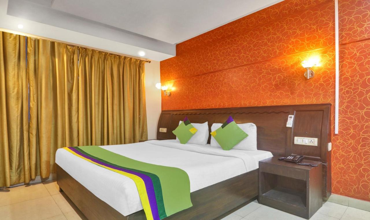 The Grand Plaza Hotel Hotel