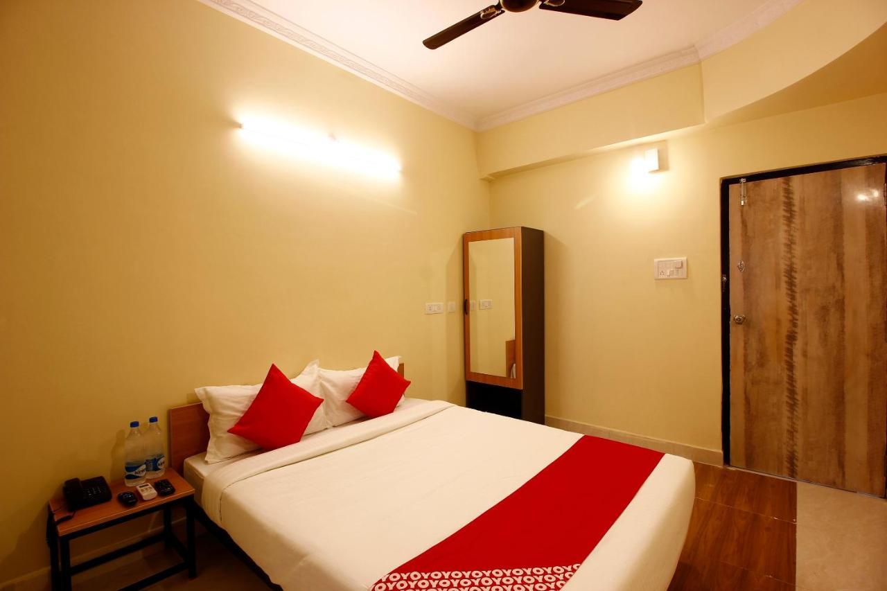 Oyo Hitech Tower Near Shilparamam 3*