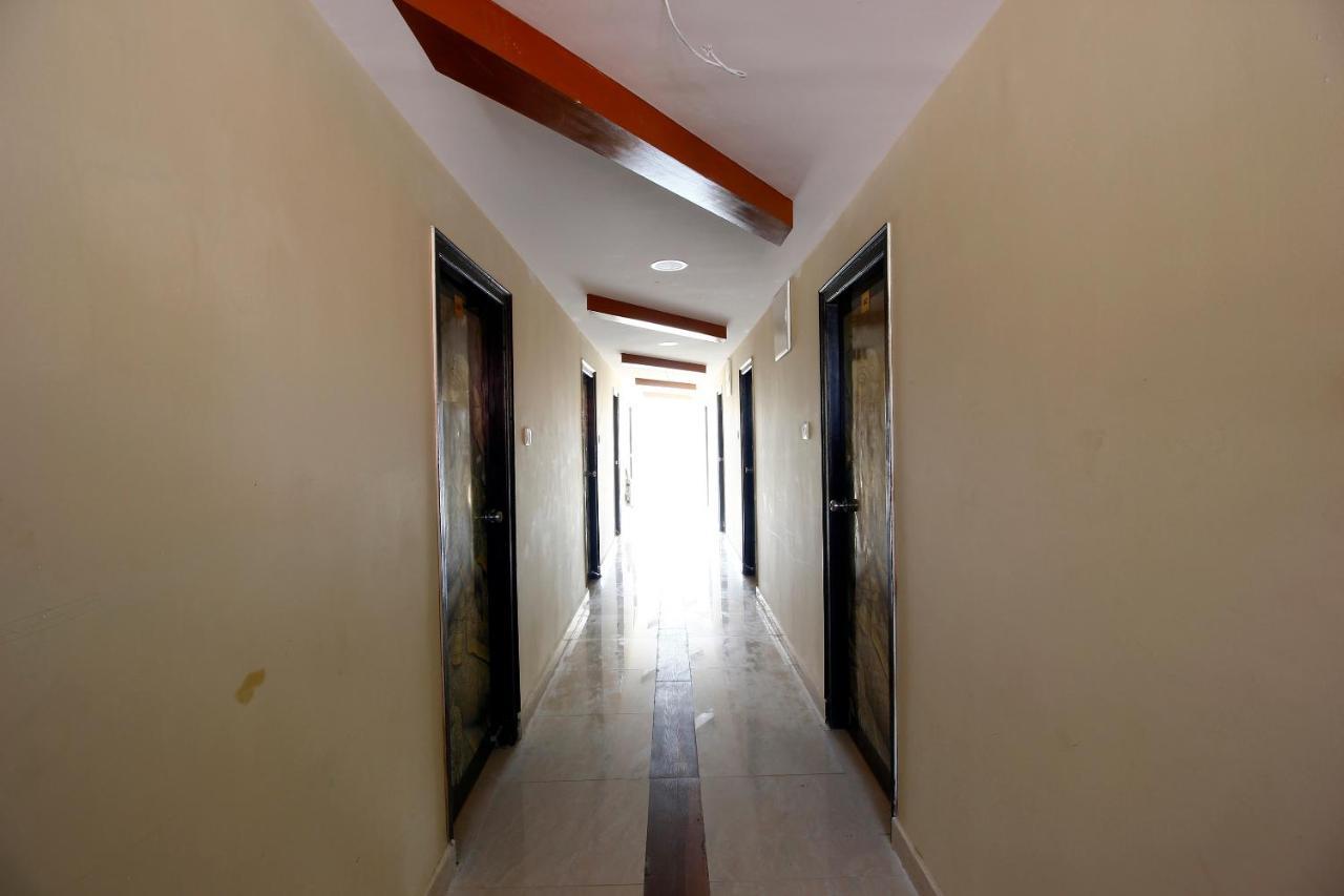 Oyo Hitech Tower Near Shilparamam 3* Hyderabad