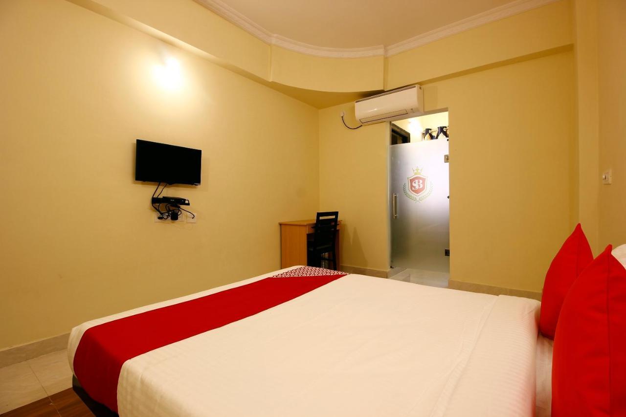 Oyo Hitech Tower Near Shilparamam 3*