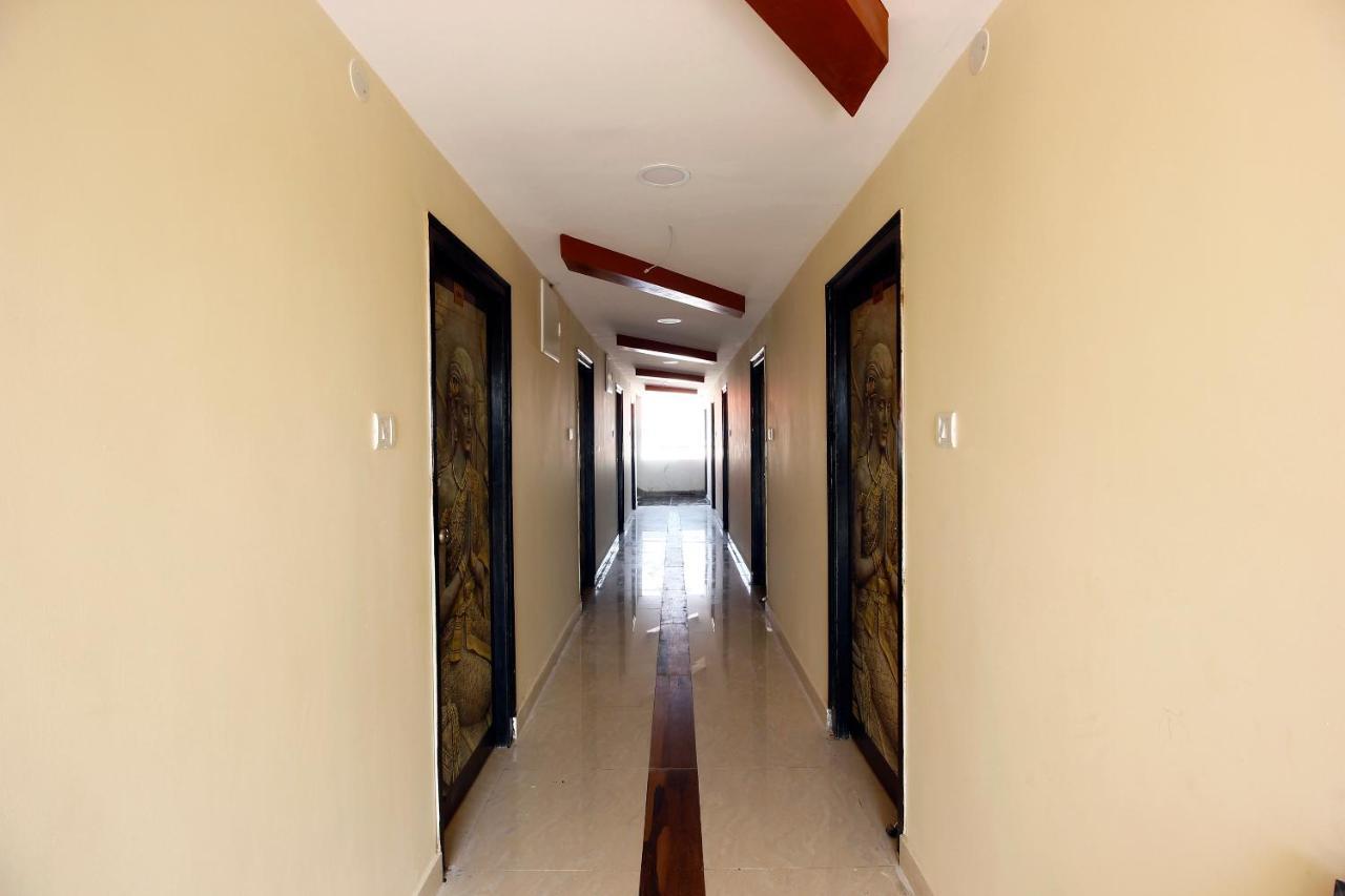 Oyo Hitech Tower Near Shilparamam 3* Hyderabad
