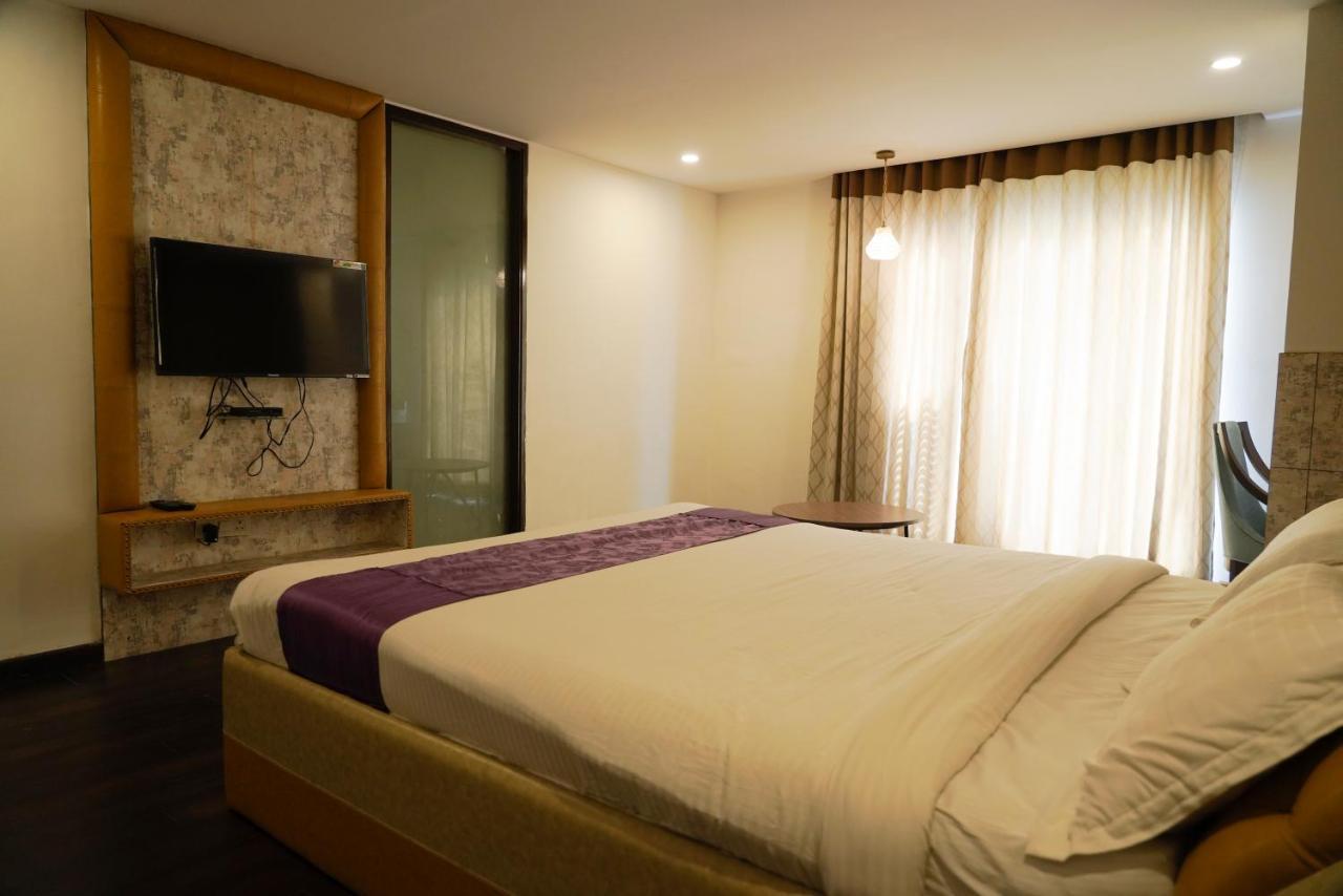 Golden Lotus Hotel
