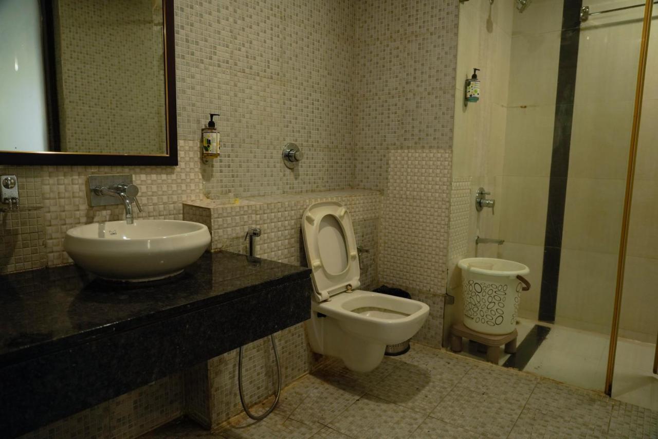 Golden Lotus Hotel 3*