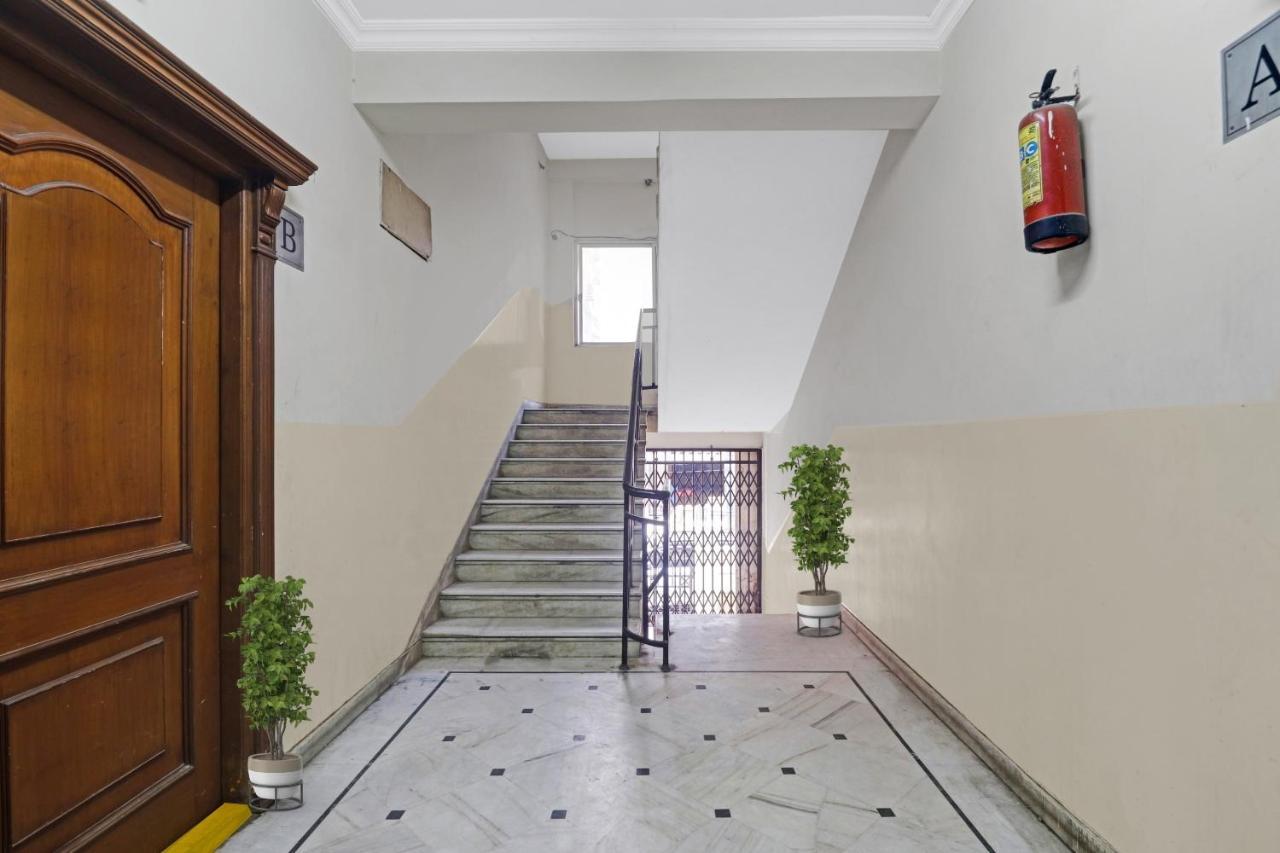 Capital O Samrat Palace Near Nampally Station Hyderabad