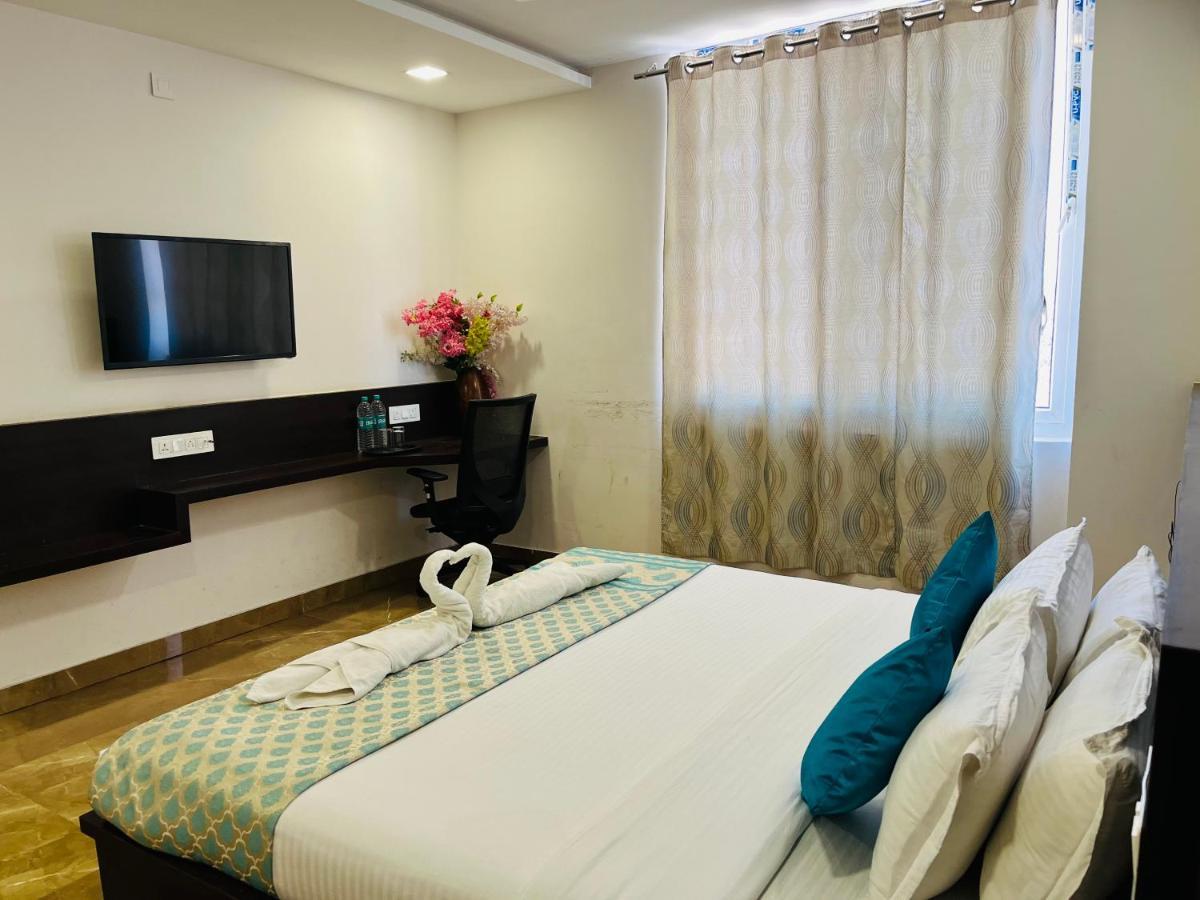 Elite By Signature Group