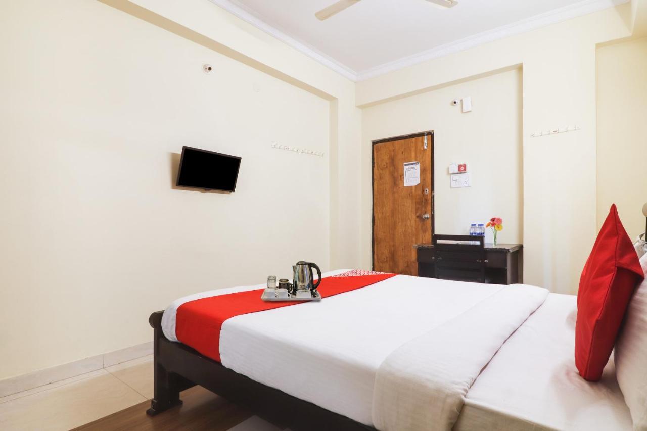 Hotel Oyo Hitech Tower Near Shilparamam