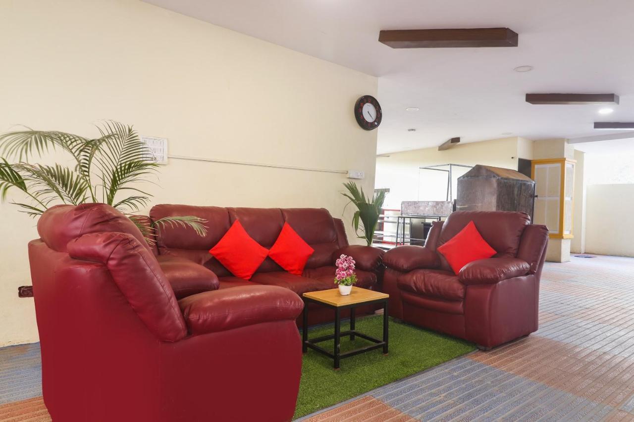 Oyo Hitech Tower Near Shilparamam 3*