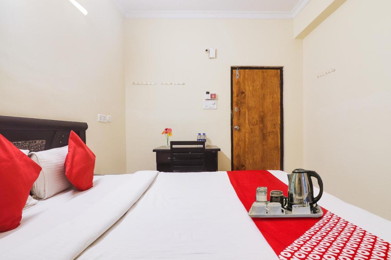 Oyo Hitech Tower Near Shilparamam 3*