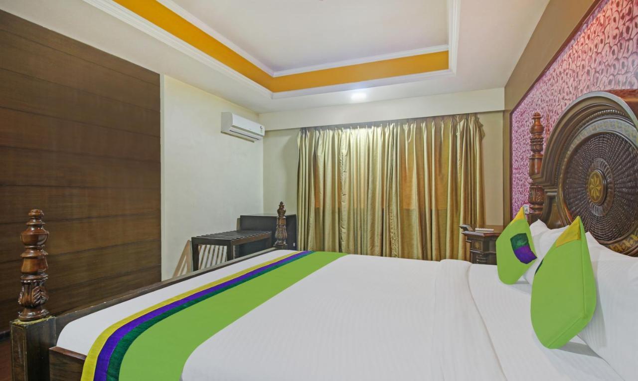 The Grand Plaza Hotel Hotel