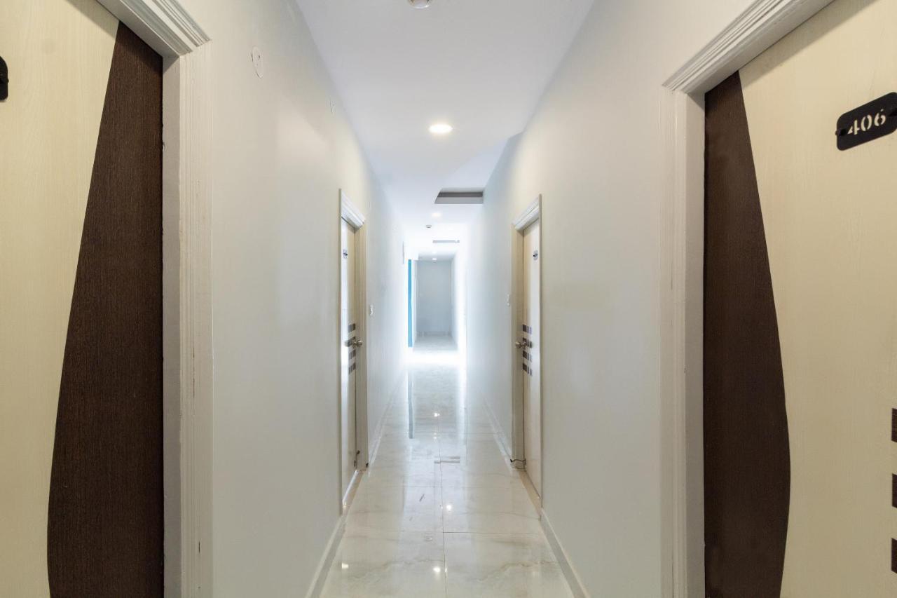 O Himayat Nagar Circle Near Snow World 4*