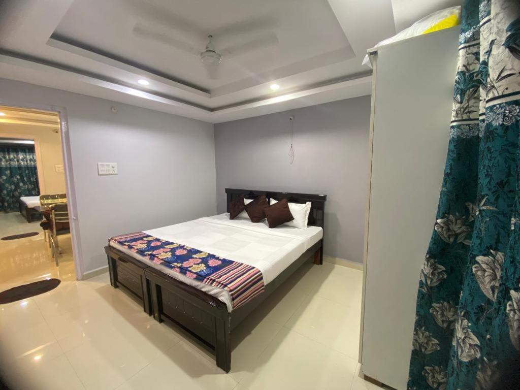 R.r Next Service Apartment
